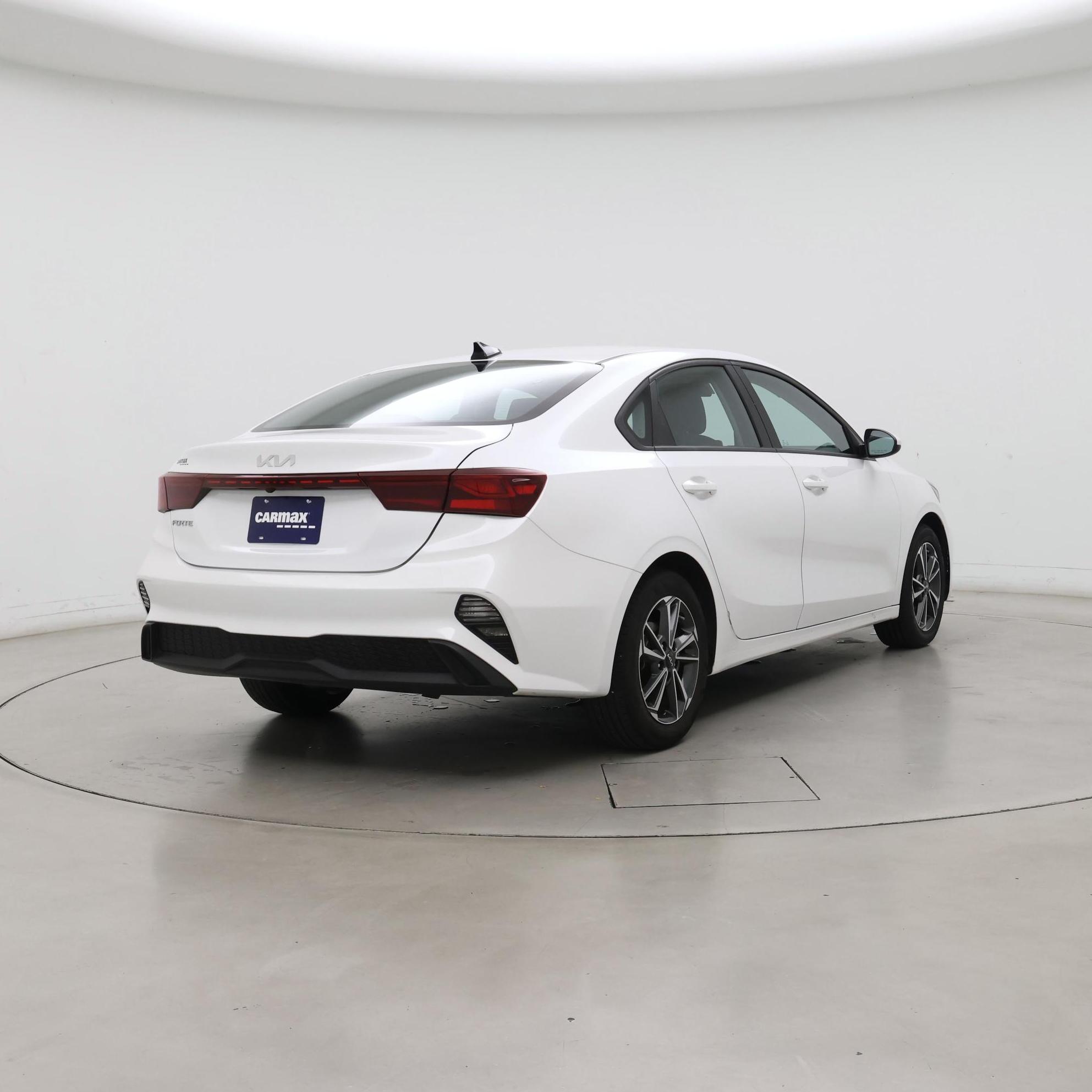 Thumbnail: 2023 Kia Forte - 8