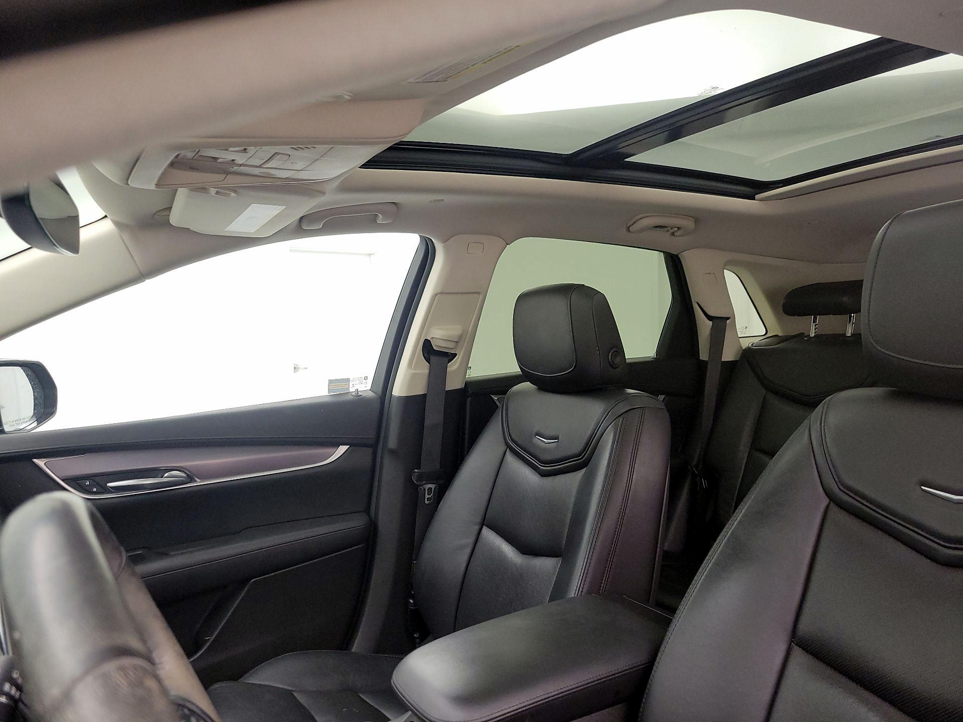 Thumbnail: 2017 Cadillac XT5 - 19