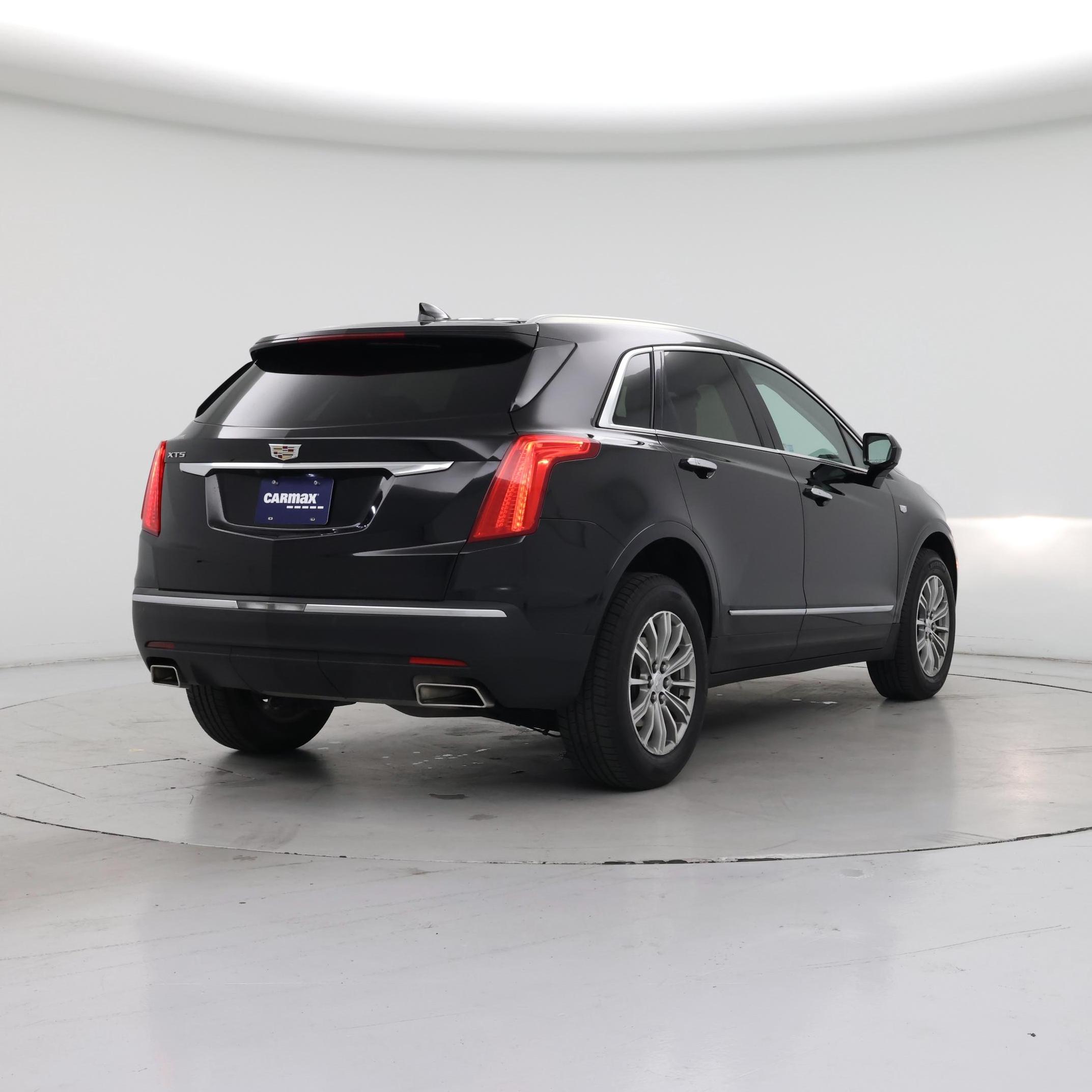 Thumbnail: 2017 Cadillac XT5 - 8