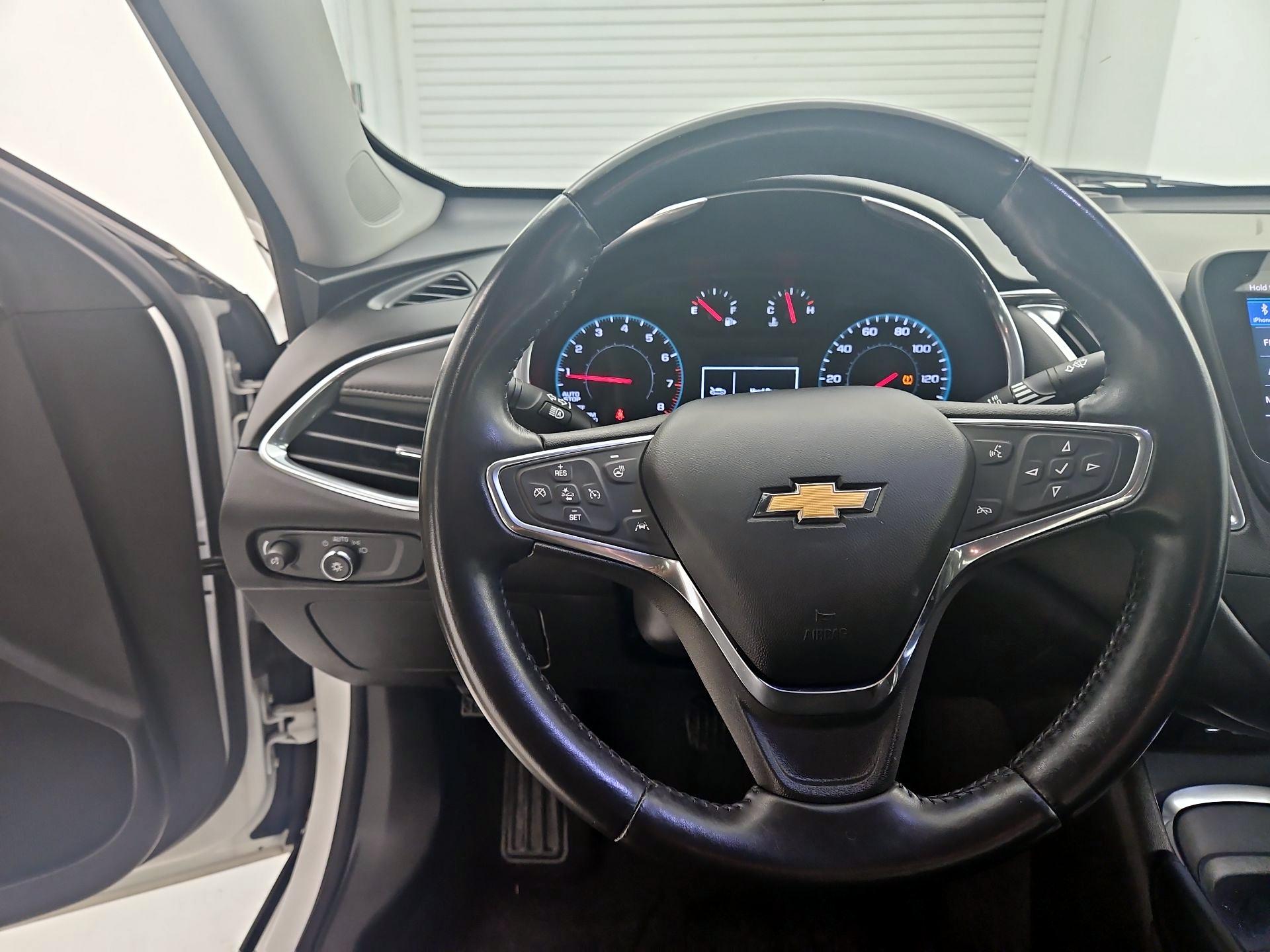 Thumbnail: 2023 Chevrolet Malibu - 10