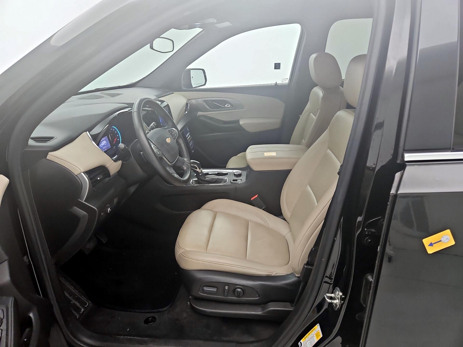 Thumbnail: 2022 Chevrolet Traverse - 11