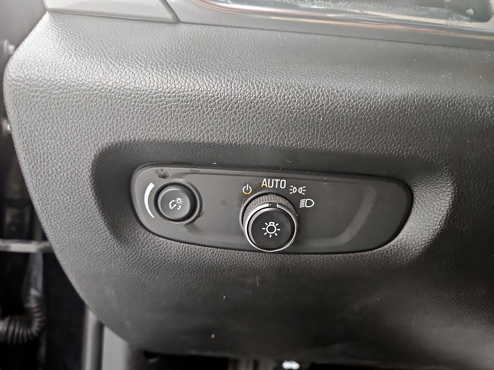 Thumbnail: 2022 Chevrolet Traverse - 13