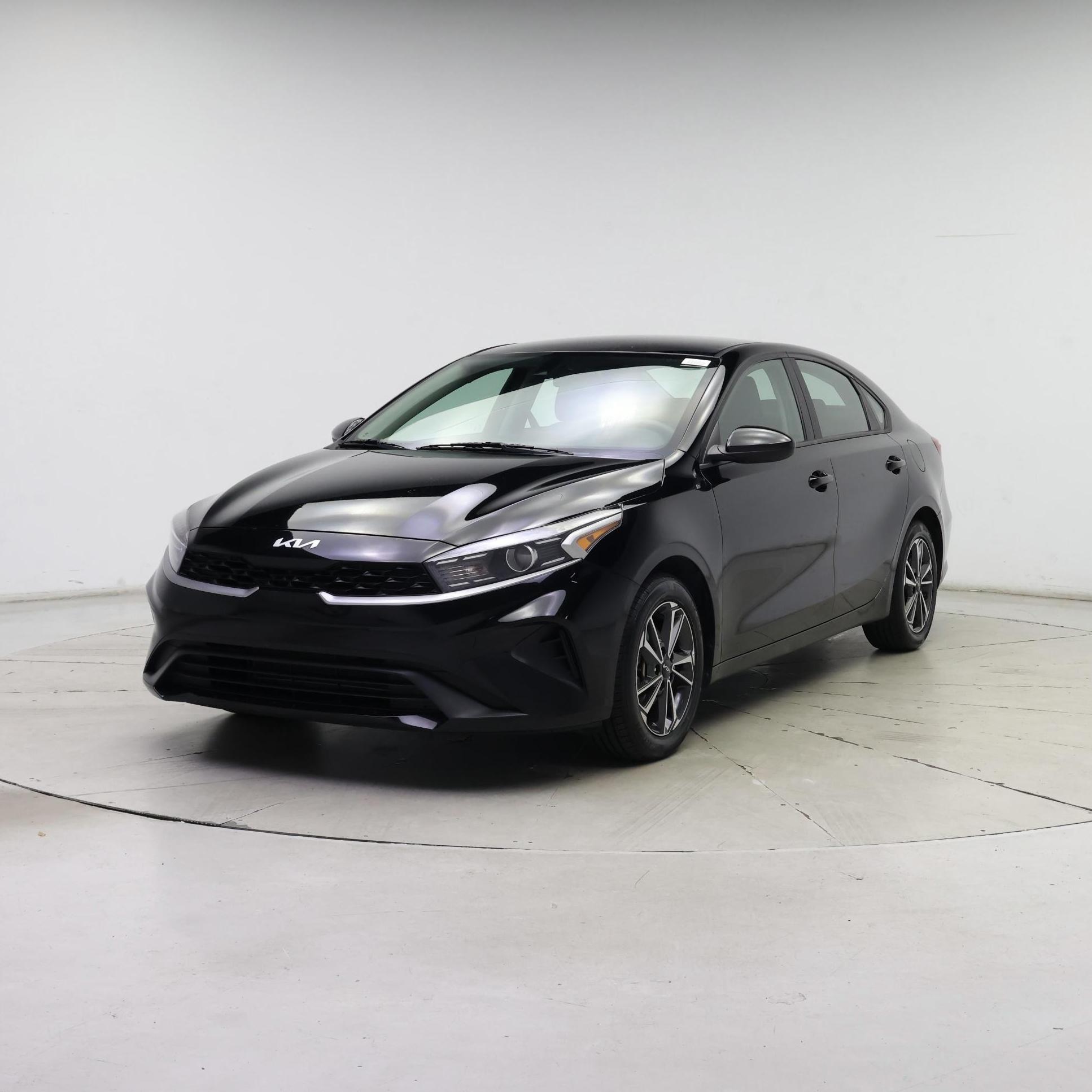 Thumbnail: 2023 Kia Forte - 4