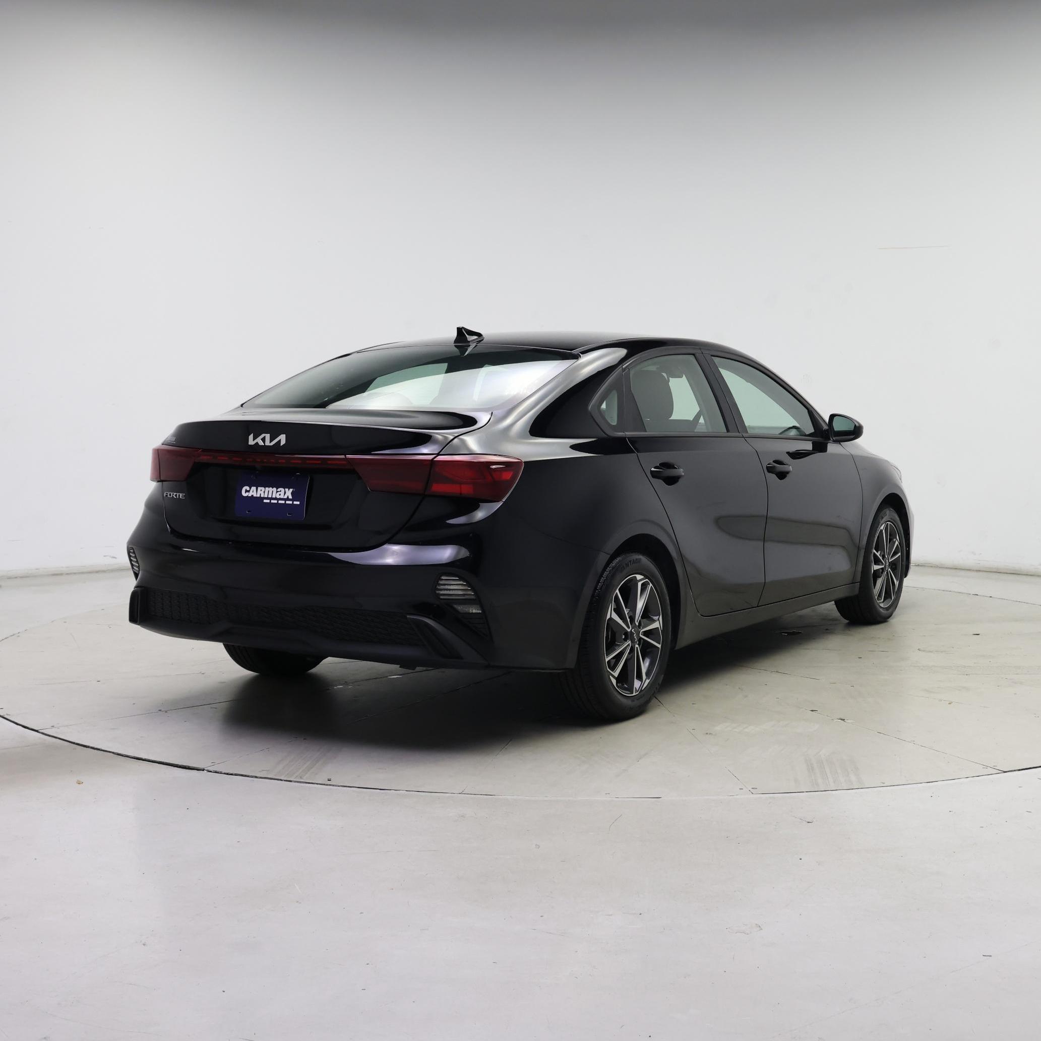 Thumbnail: 2023 Kia Forte - 8
