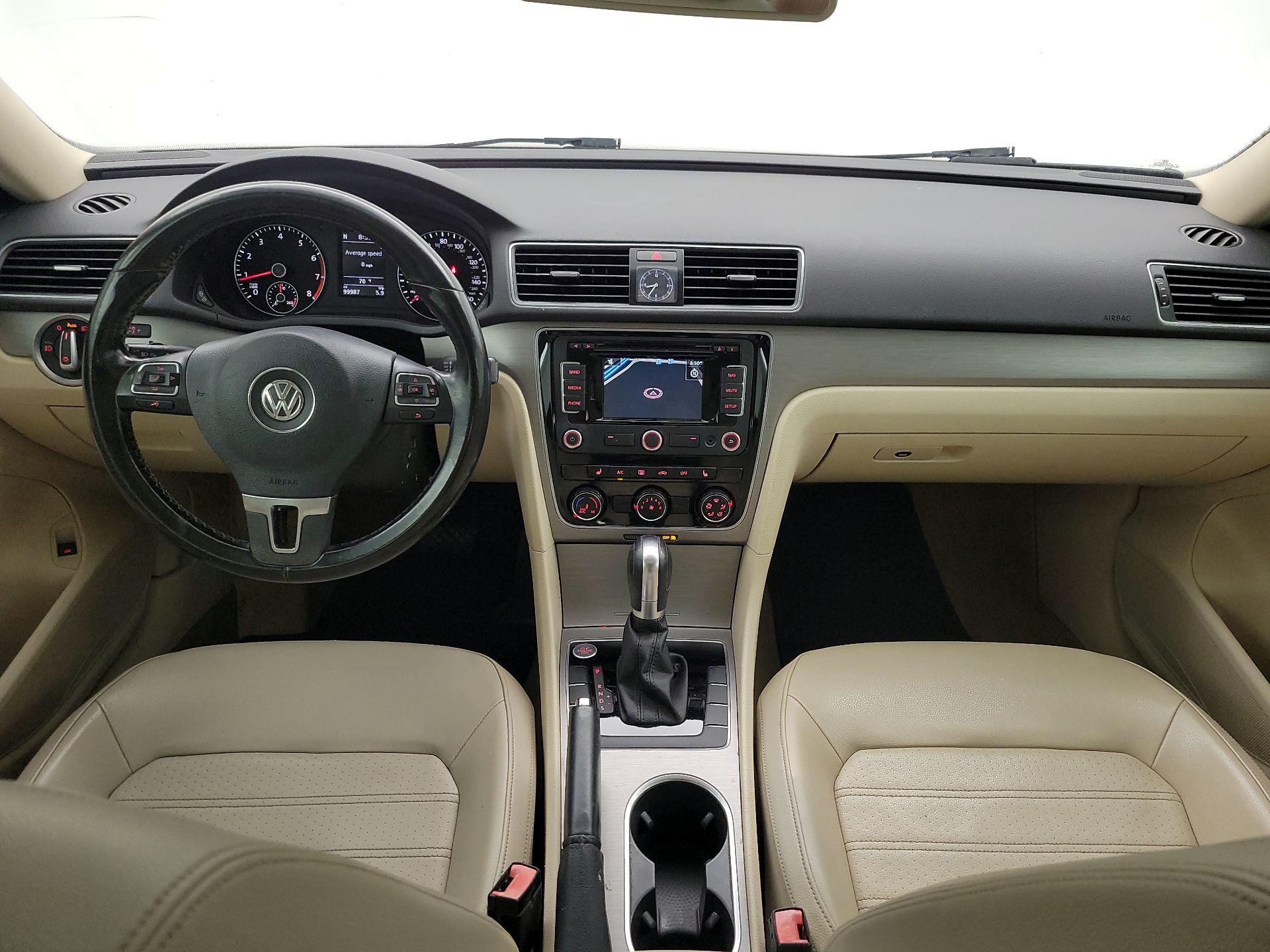 Thumbnail: 2015 Volkswagen Passat - 9