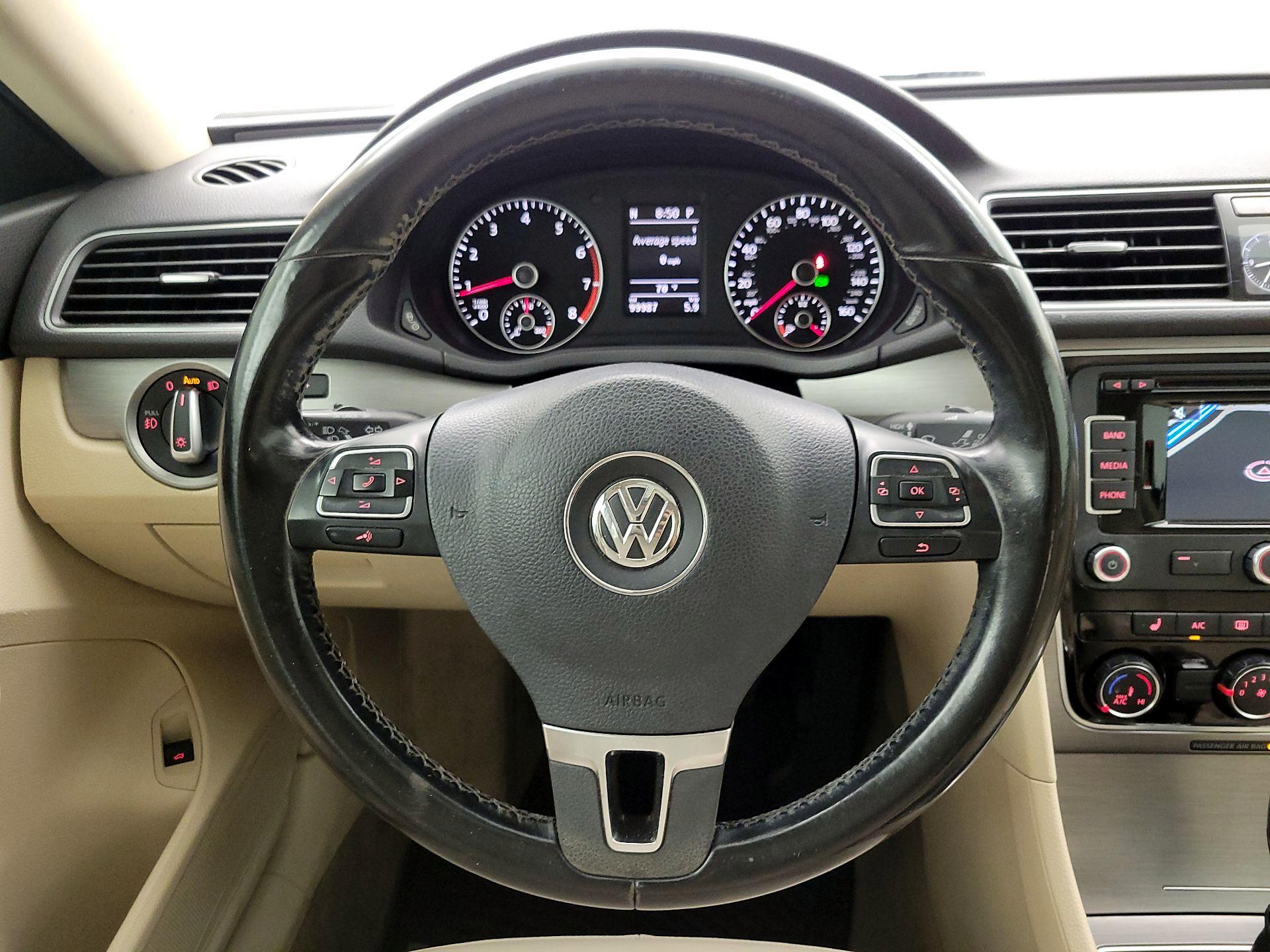 Thumbnail: 2015 Volkswagen Passat - 10