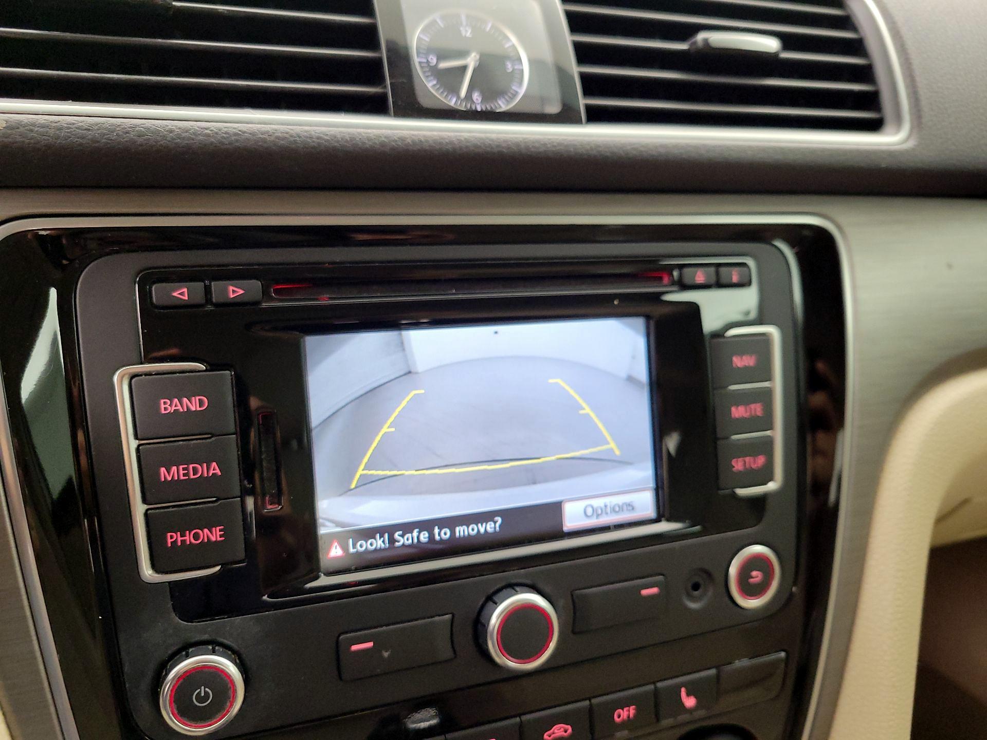 Thumbnail: 2015 Volkswagen Passat - 15