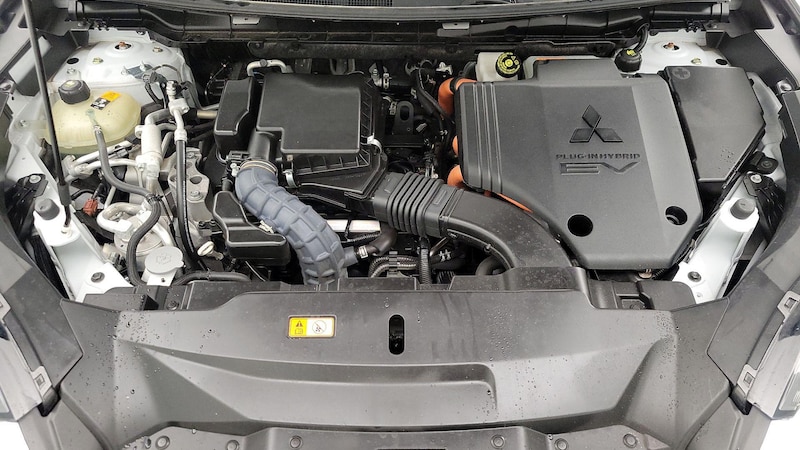 2023 Mitsubishi Outlander SEL 23
