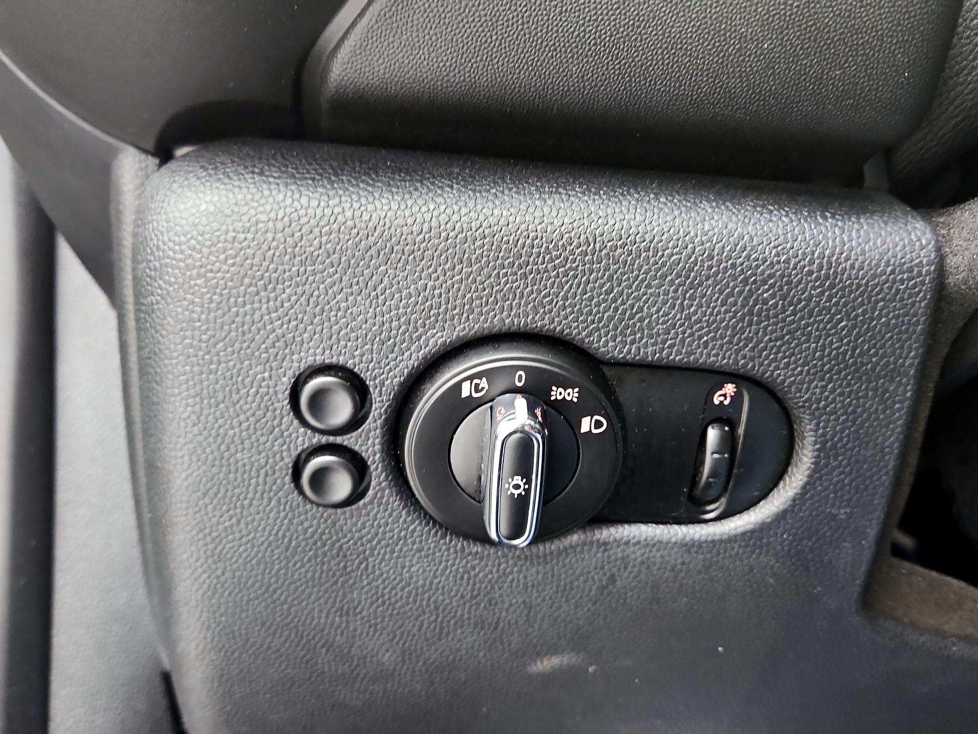 Thumbnail: 2019 MINI Cooper Hardtop - 13