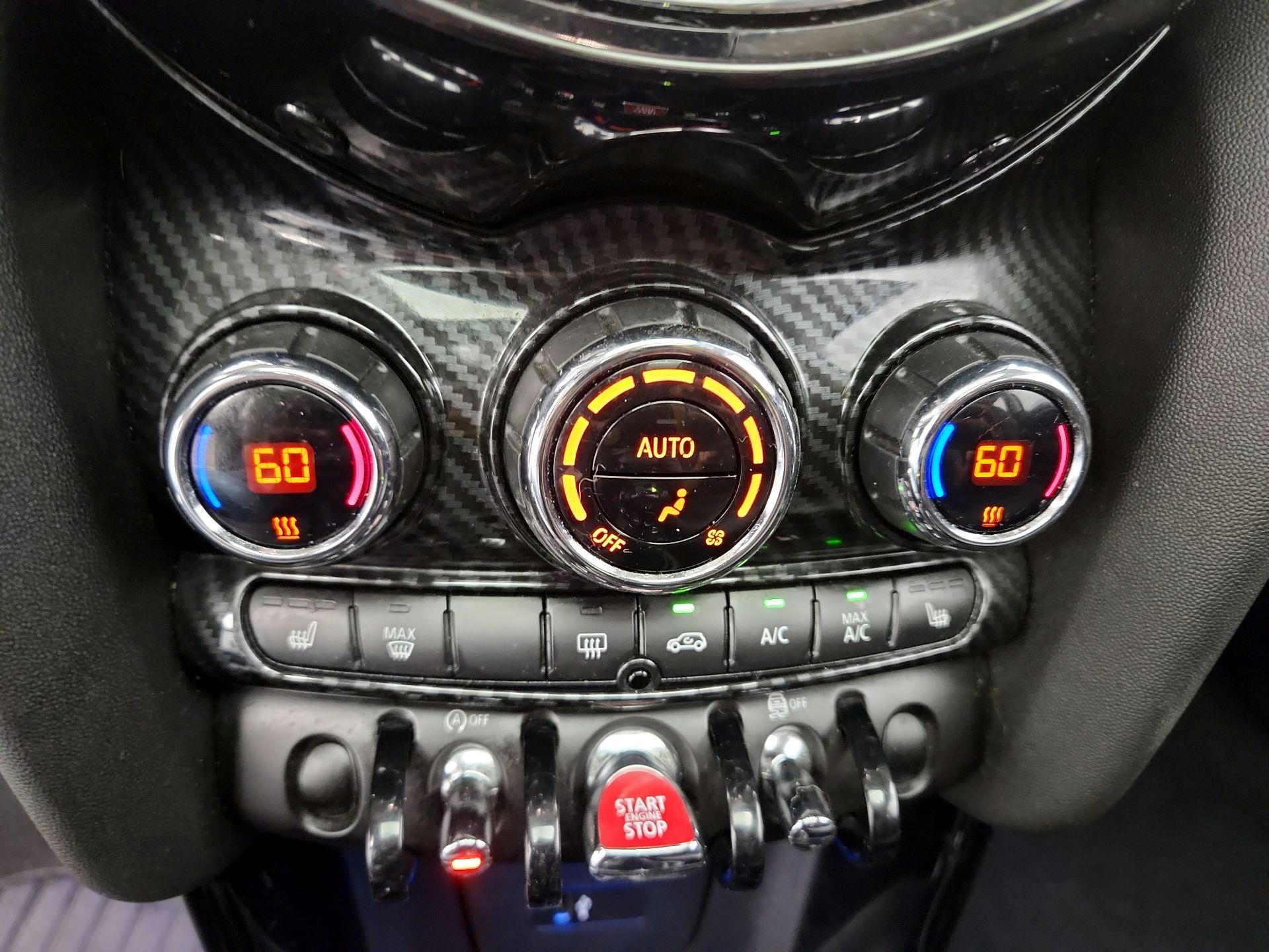 Thumbnail: 2019 MINI Cooper Hardtop - 16