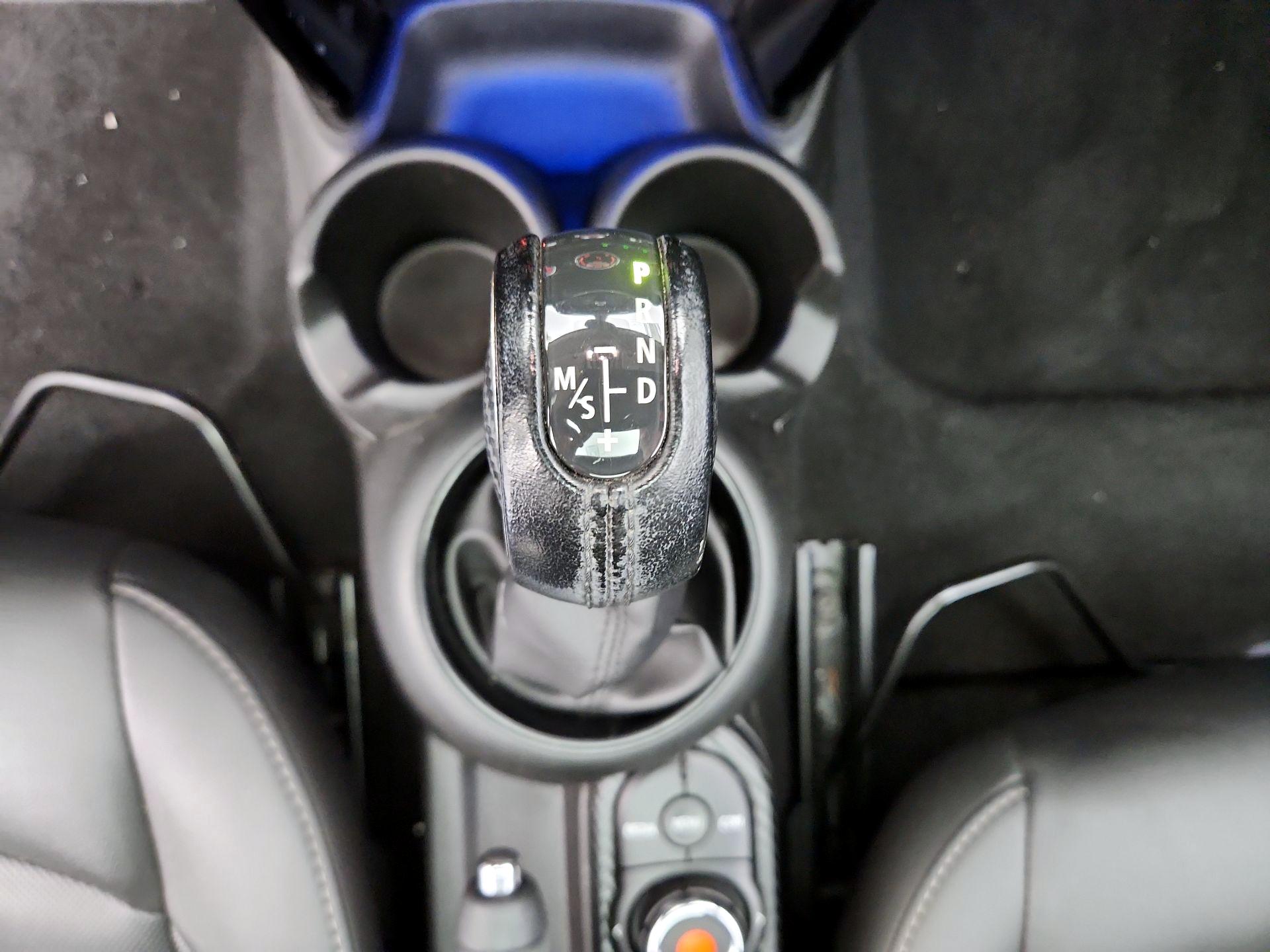 Thumbnail: 2019 MINI Cooper Hardtop - 17
