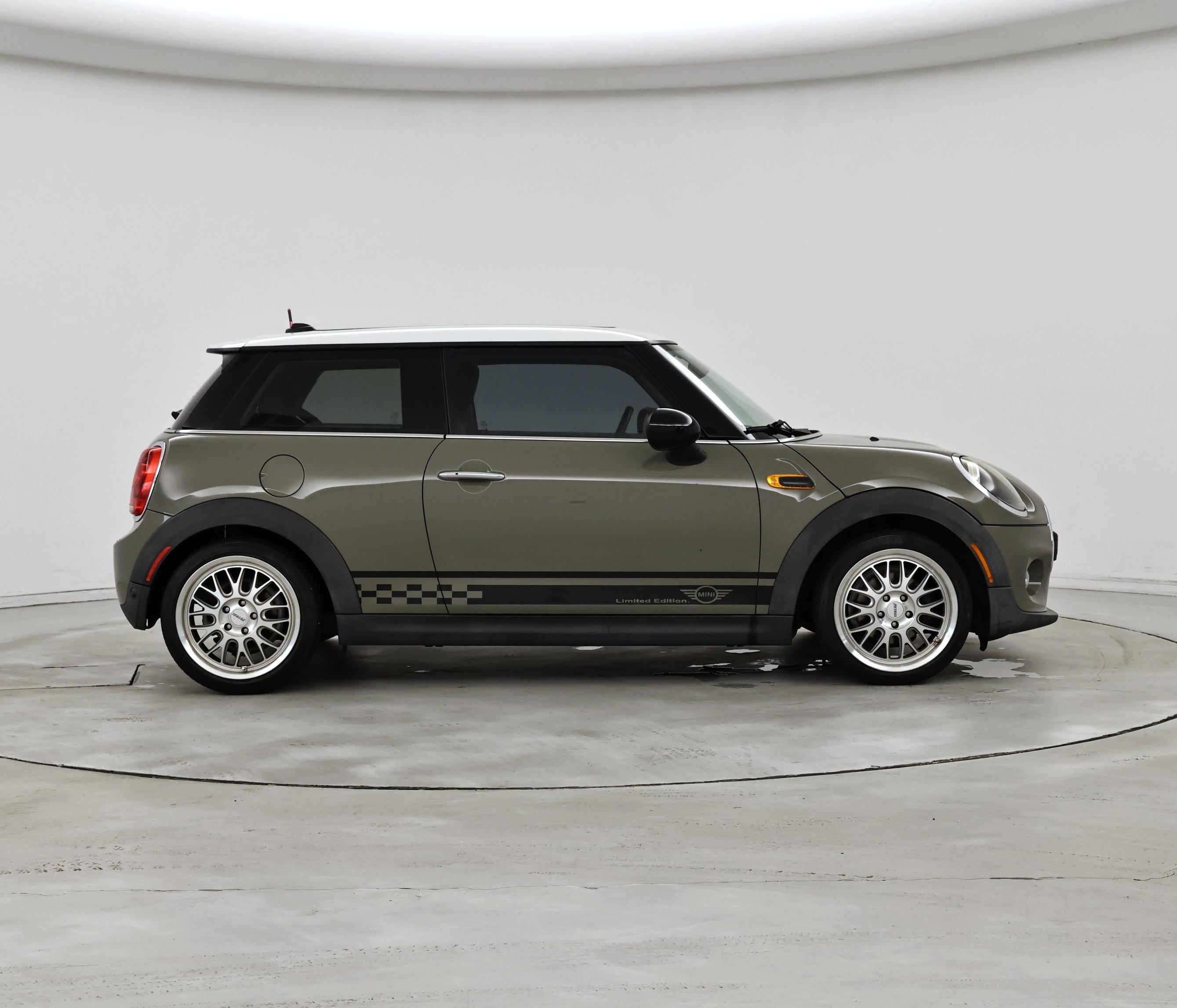 Thumbnail: 2019 MINI Cooper Hardtop - 7