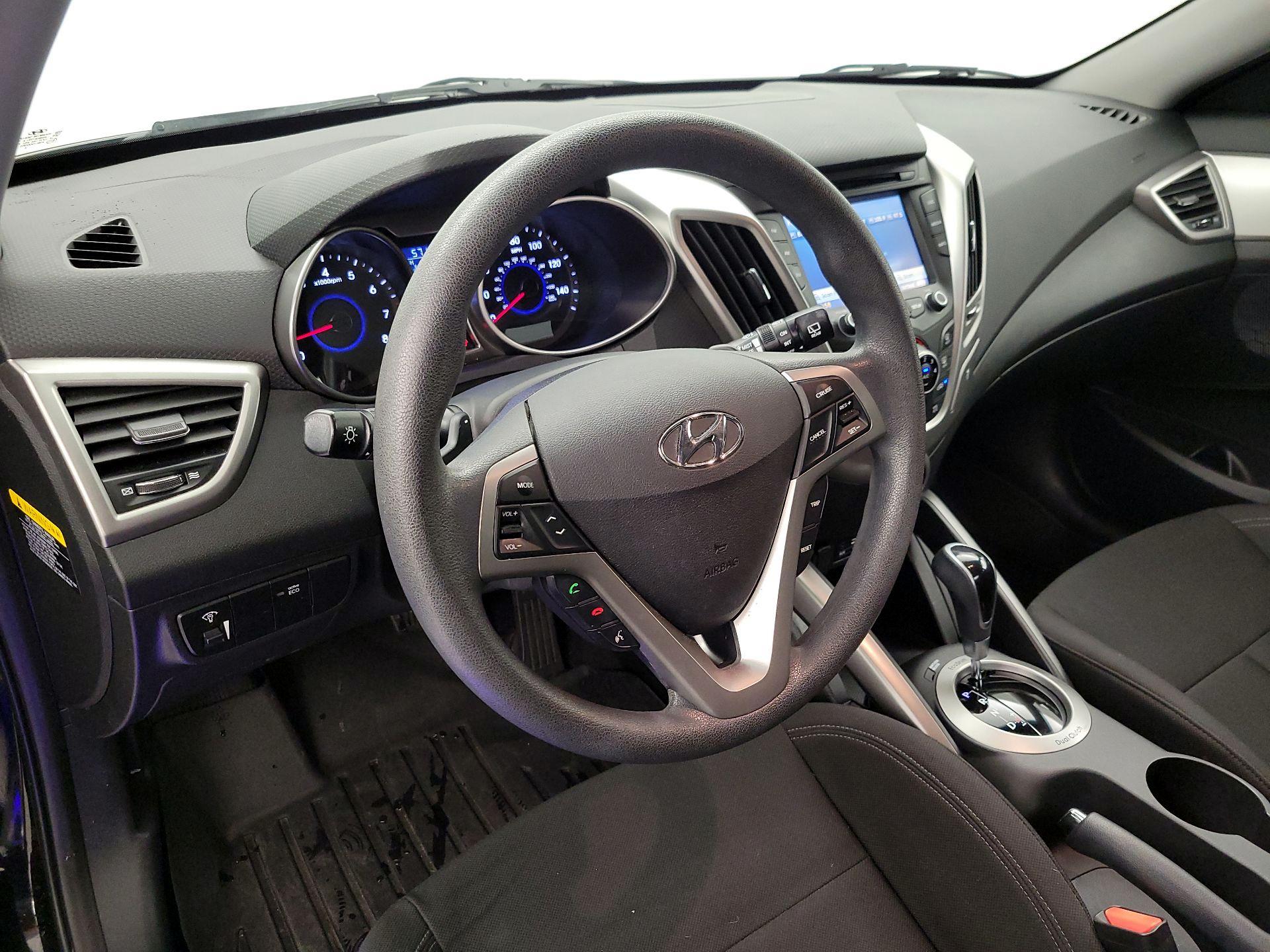 Thumbnail: 2016 Hyundai Veloster - 9