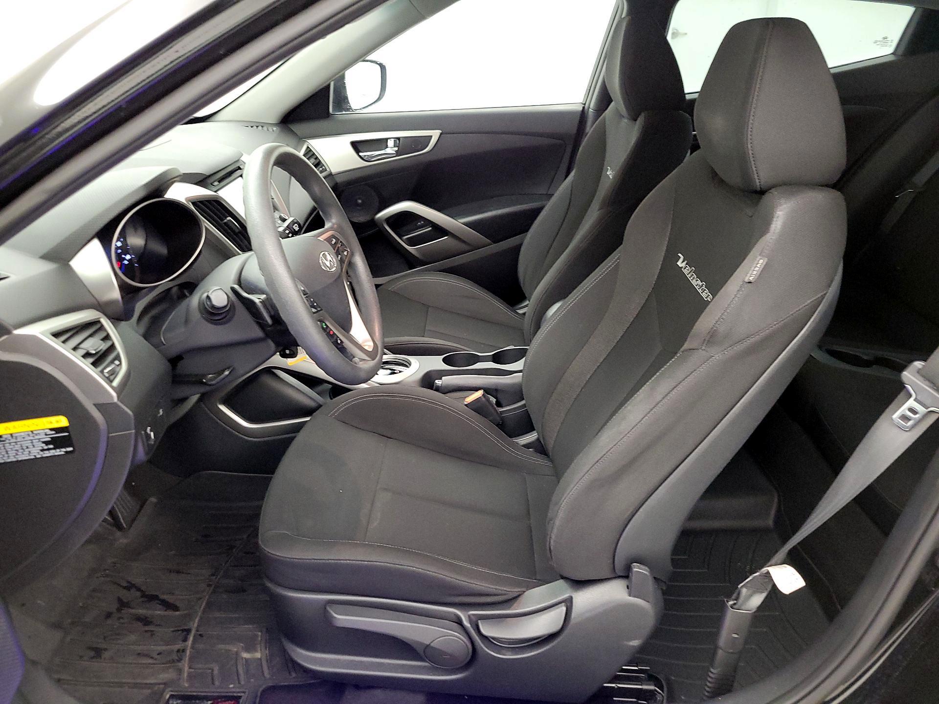 Thumbnail: 2016 Hyundai Veloster - 11