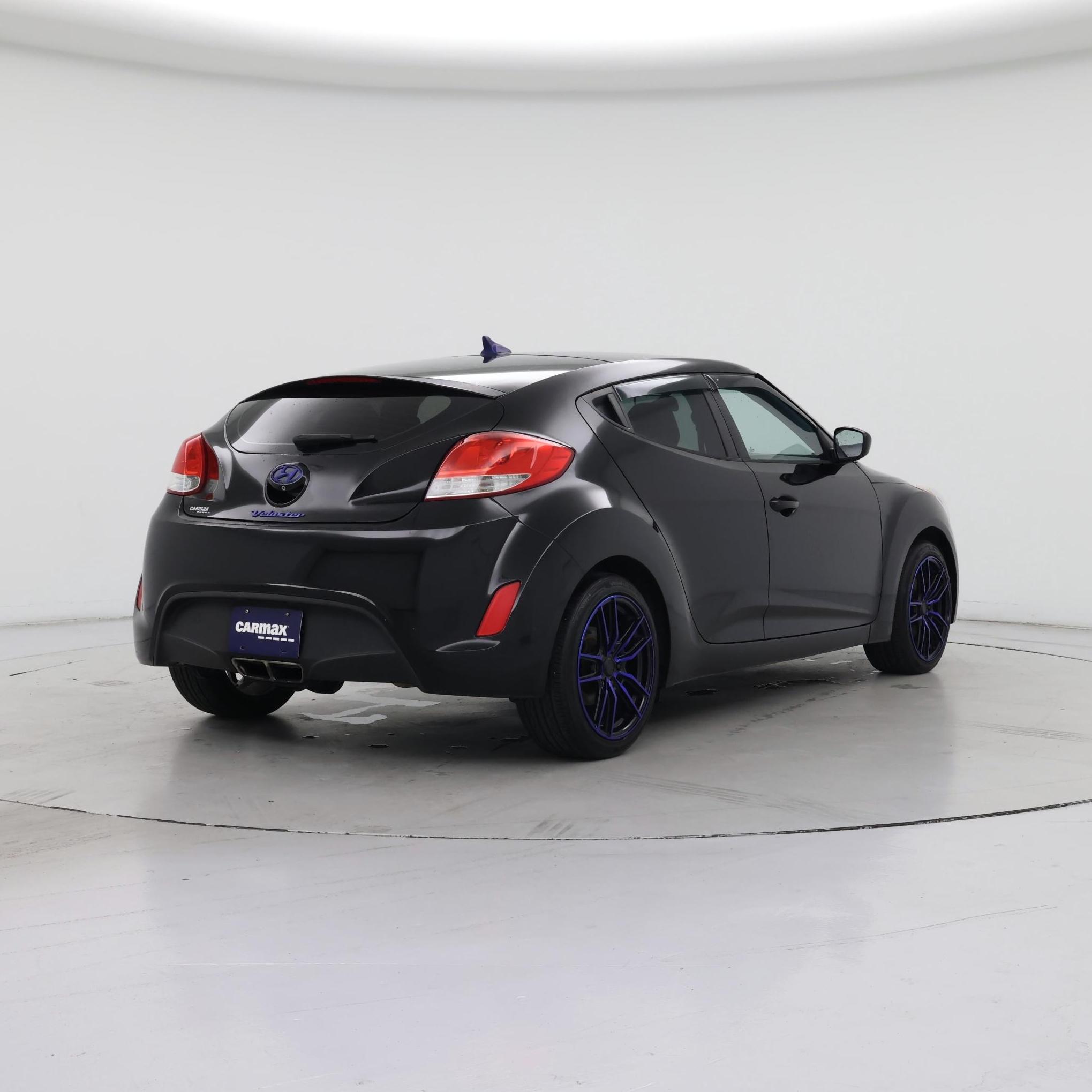 Thumbnail: 2016 Hyundai Veloster - 8
