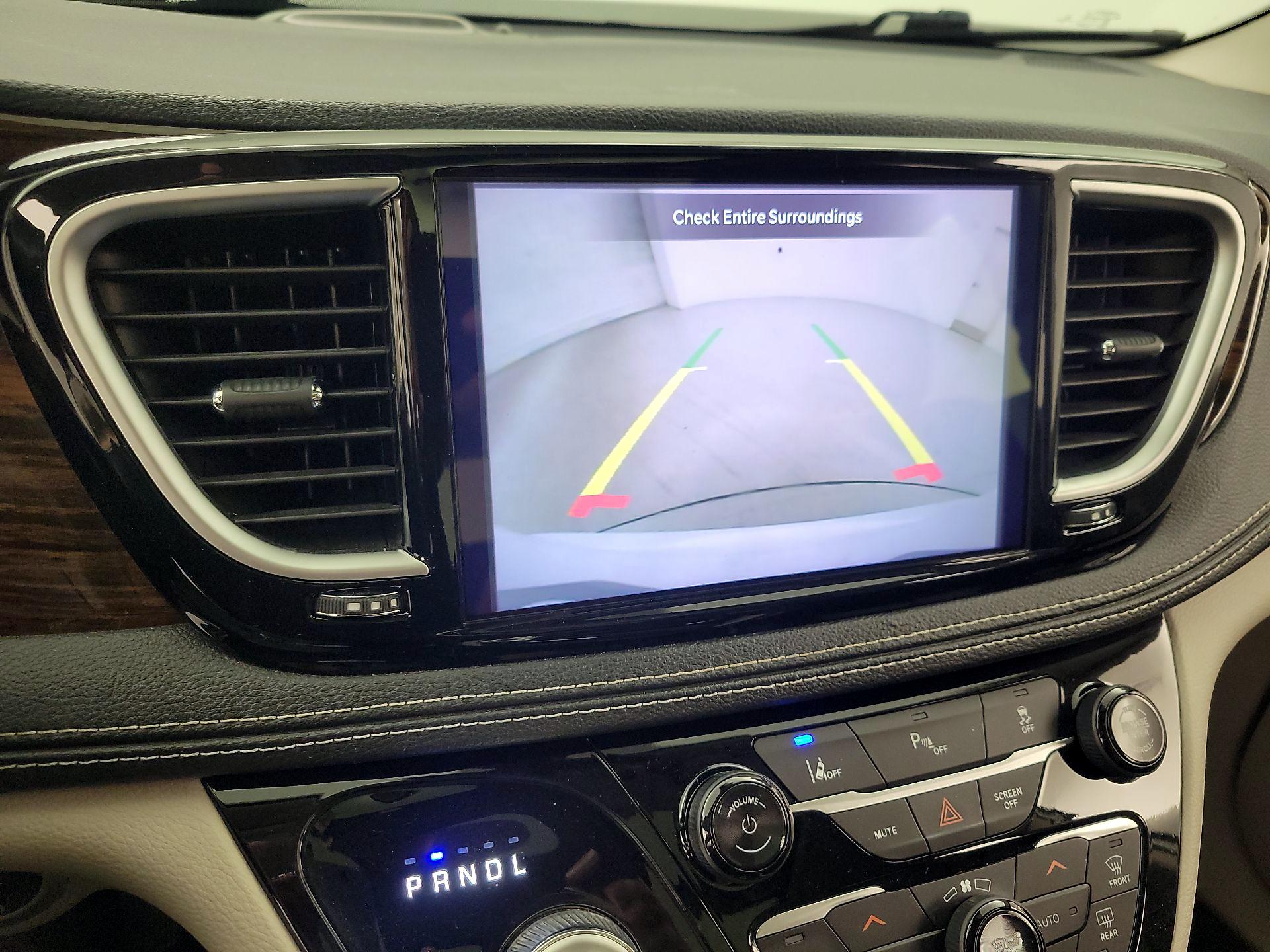 Thumbnail: 2021 Chrysler Pacifica - 15