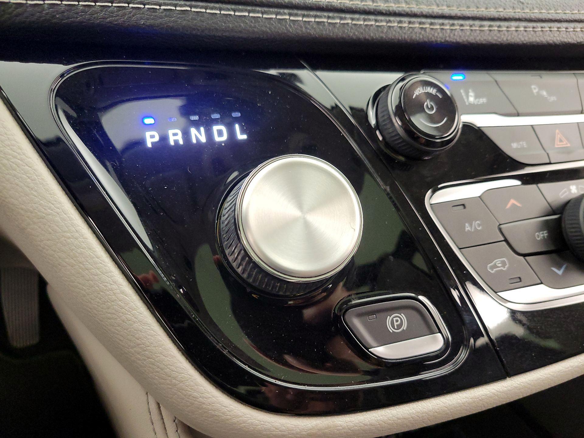 Thumbnail: 2021 Chrysler Pacifica - 18