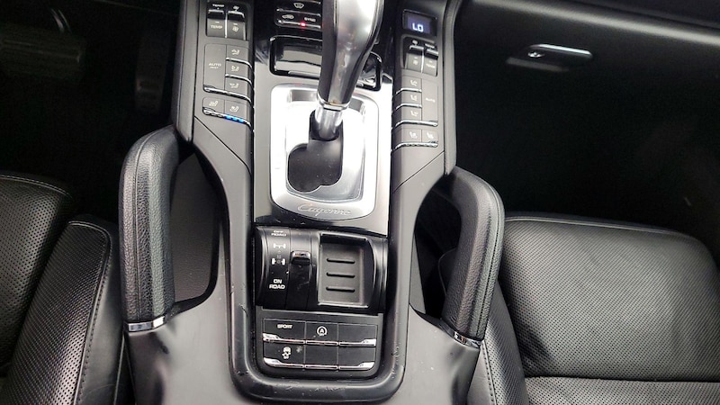 2017 Porsche Cayenne Platinum Edition 18