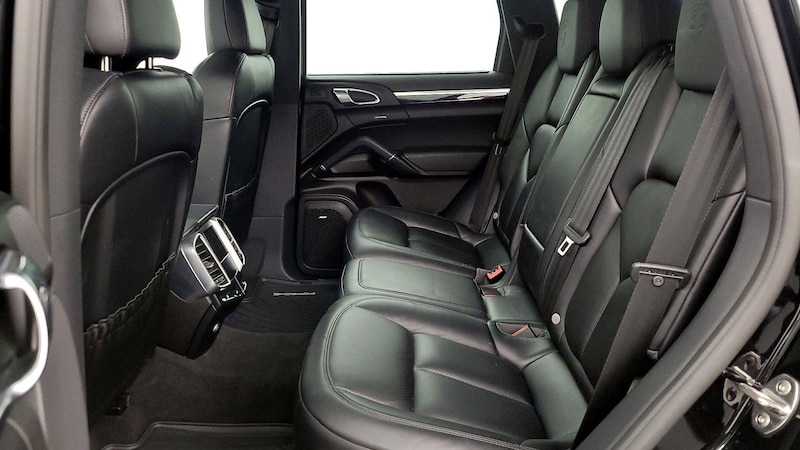2017 Porsche Cayenne Platinum Edition 21