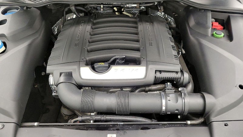 2017 Porsche Cayenne Platinum Edition 23