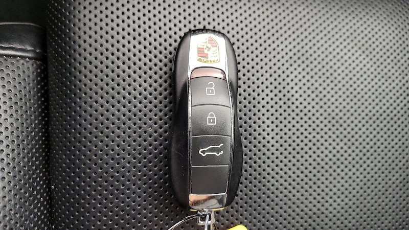 2017 Porsche Cayenne Platinum Edition 26