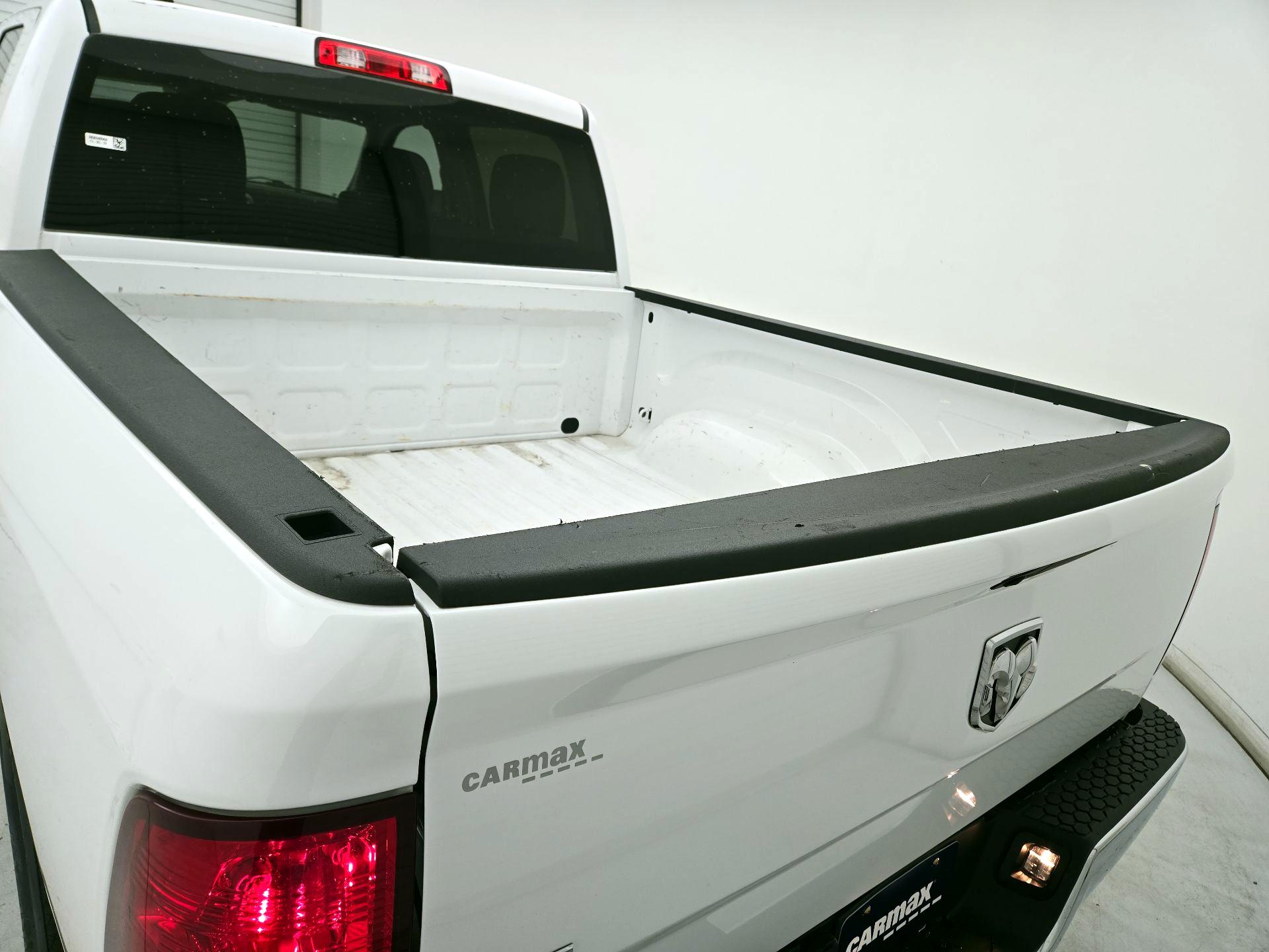 Thumbnail: 2022 RAM 1500 Classic - 17