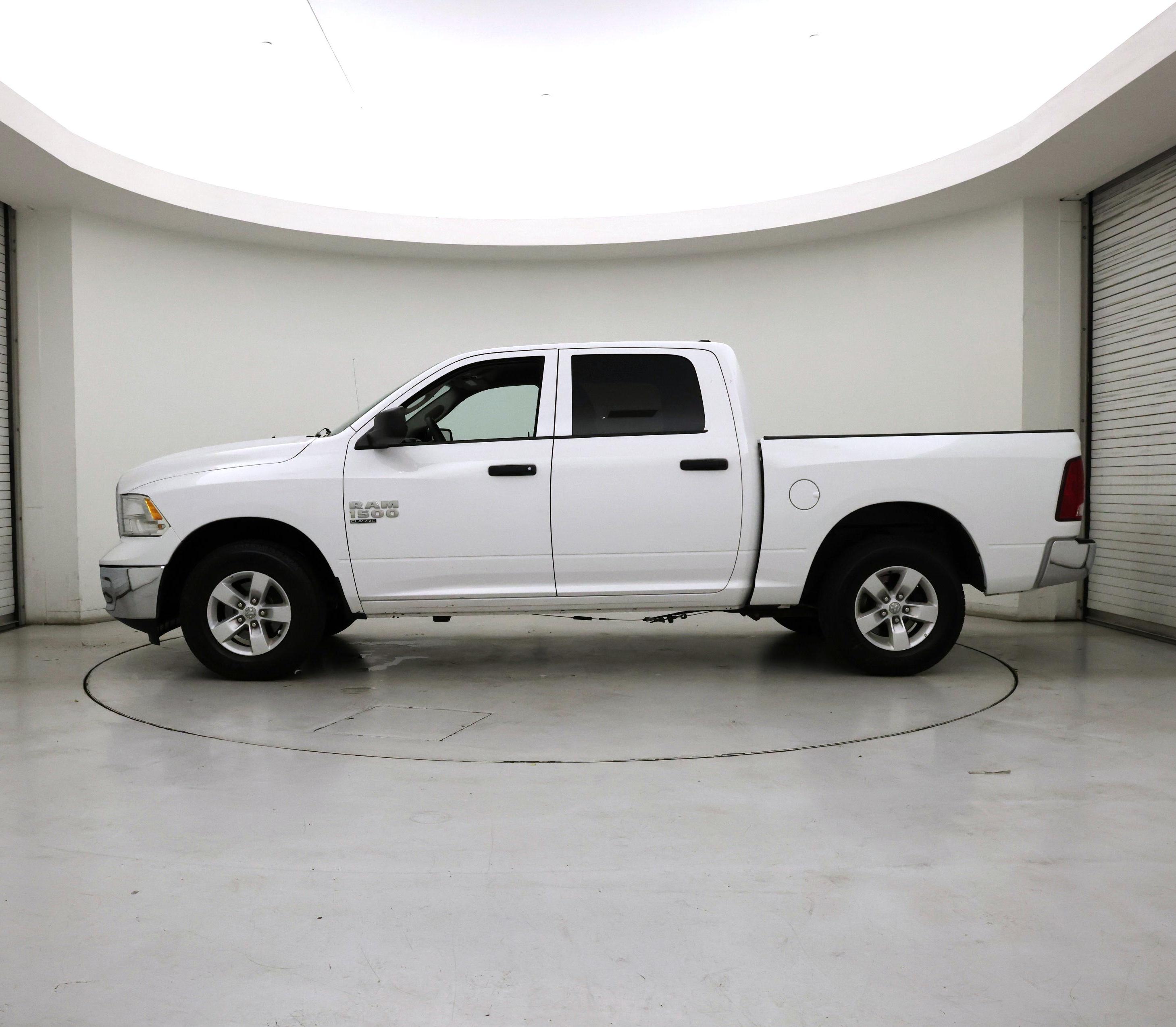 Thumbnail: 2022 RAM 1500 Classic - 3
