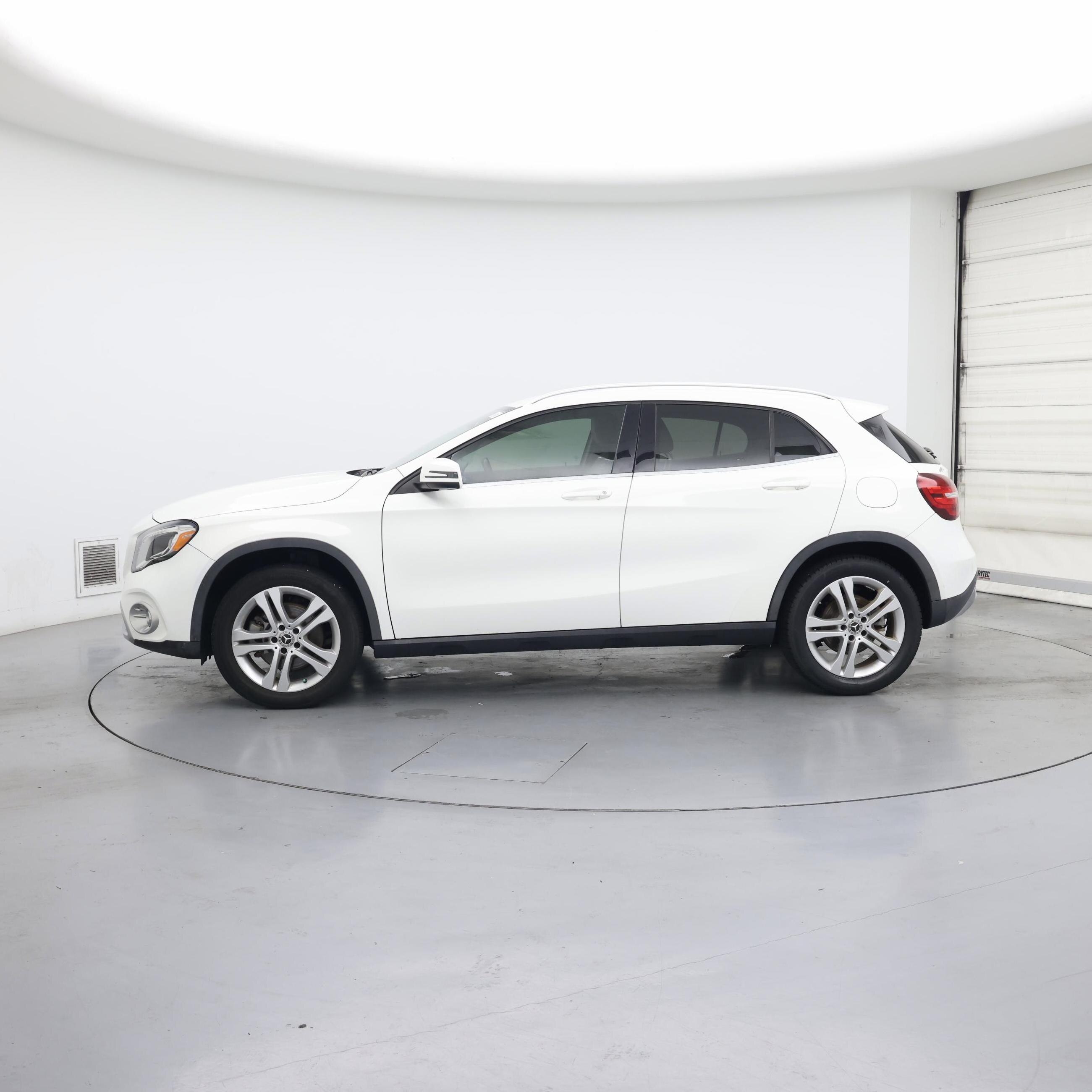 Thumbnail: 2019 Mercedes-Benz GLA - 3