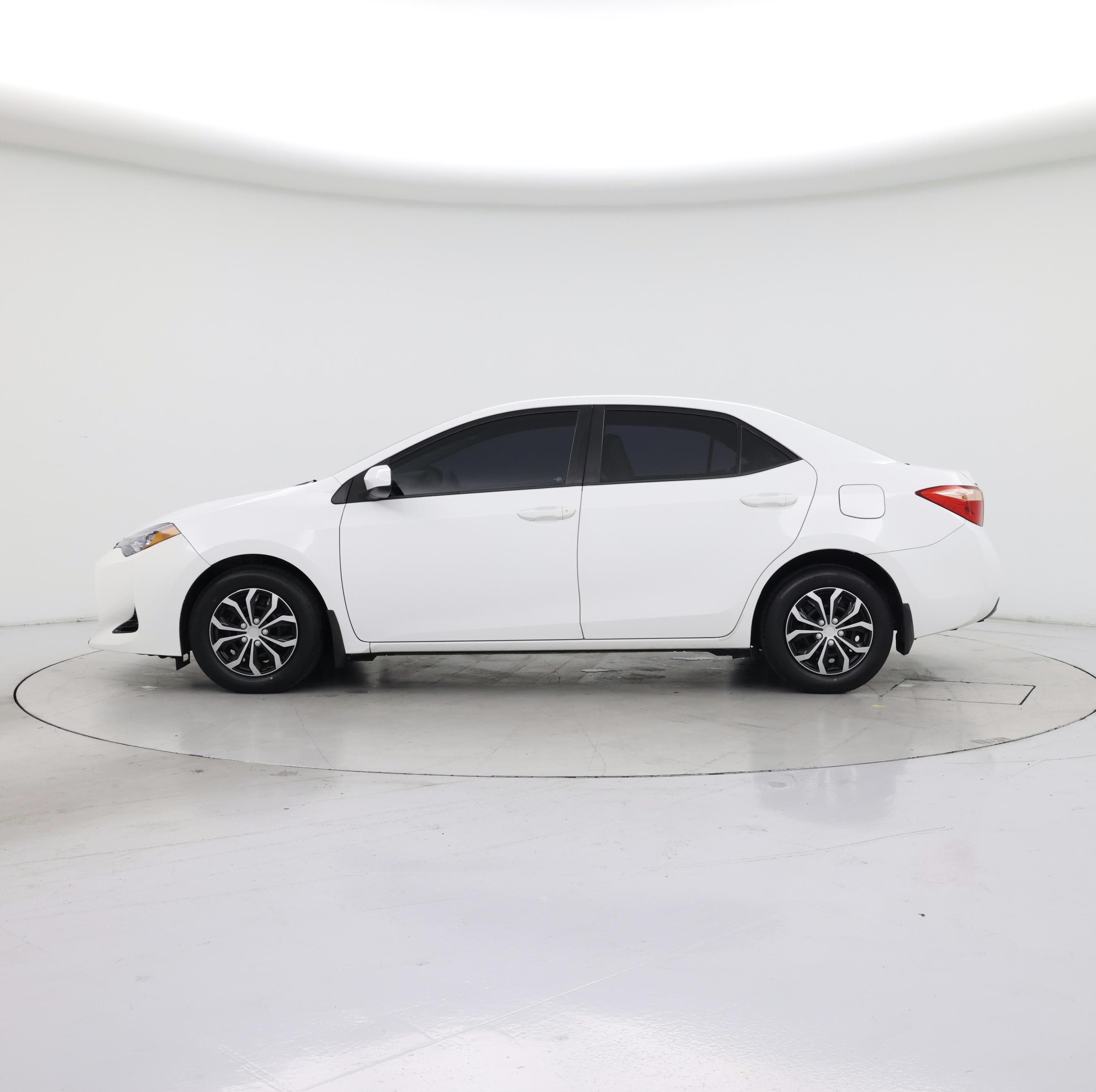 Thumbnail: 2017 Toyota Corolla - 3