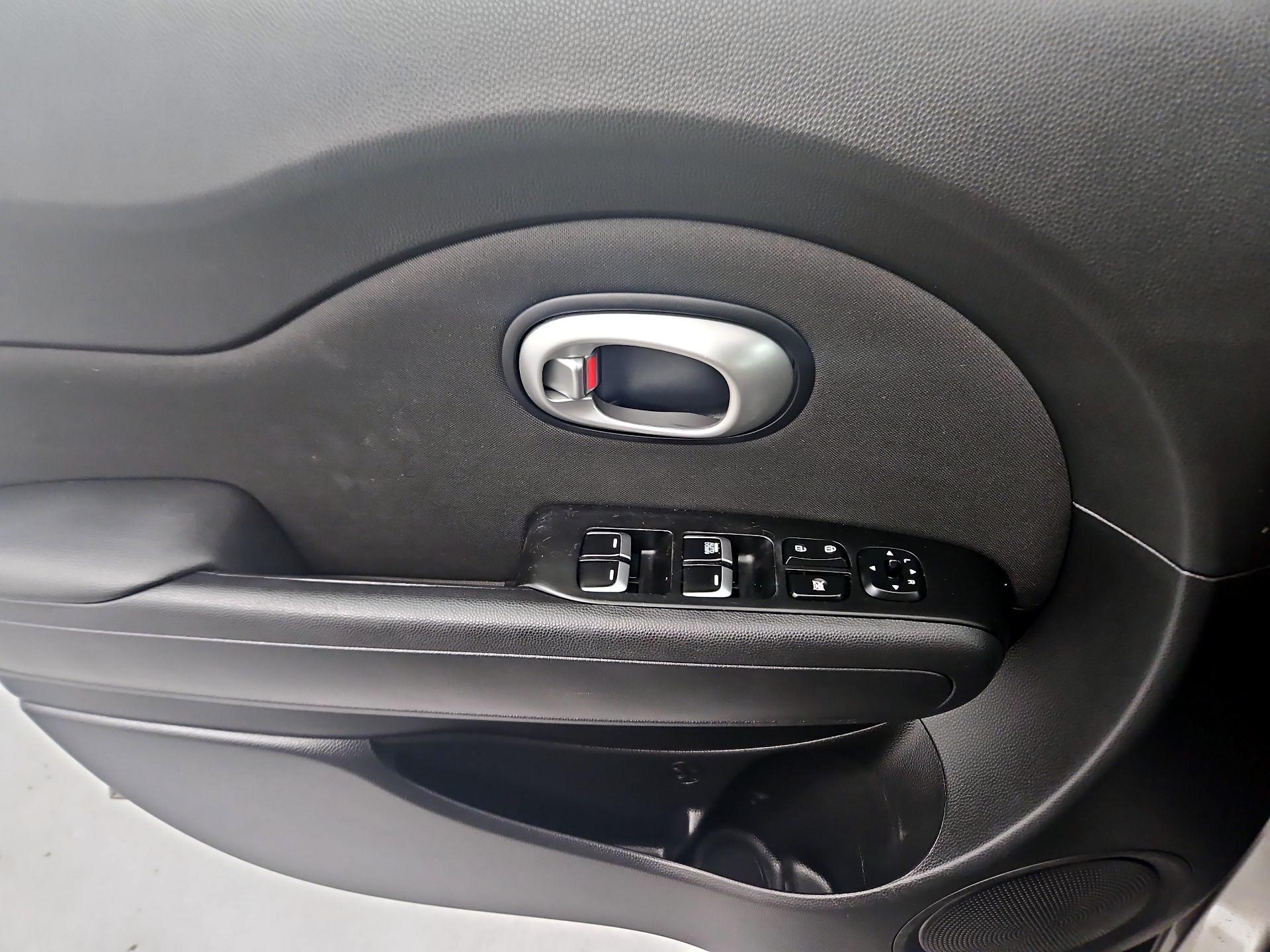 Thumbnail: 2019 Kia Soul - 12