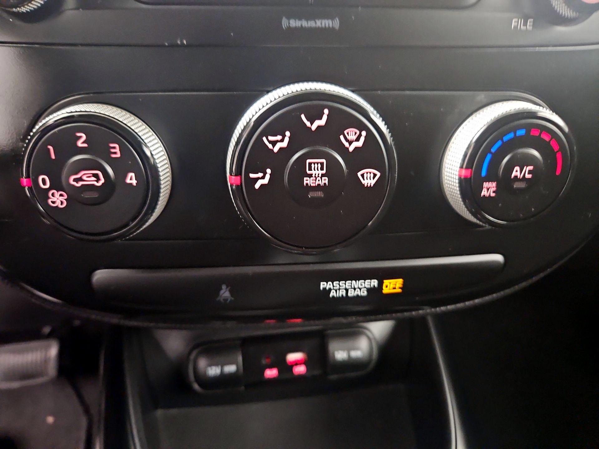 Thumbnail: 2019 Kia Soul - 16