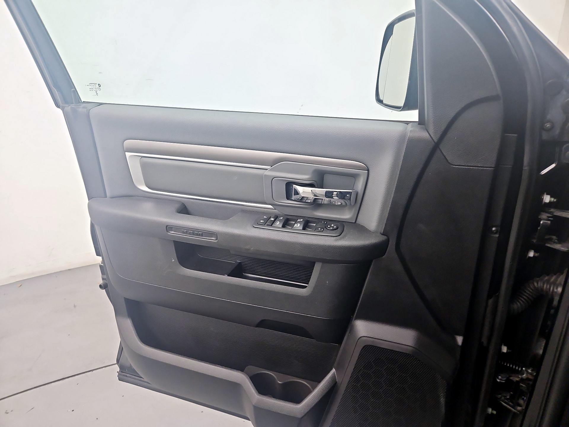 Thumbnail: 2023 RAM 1500 Classic - 12