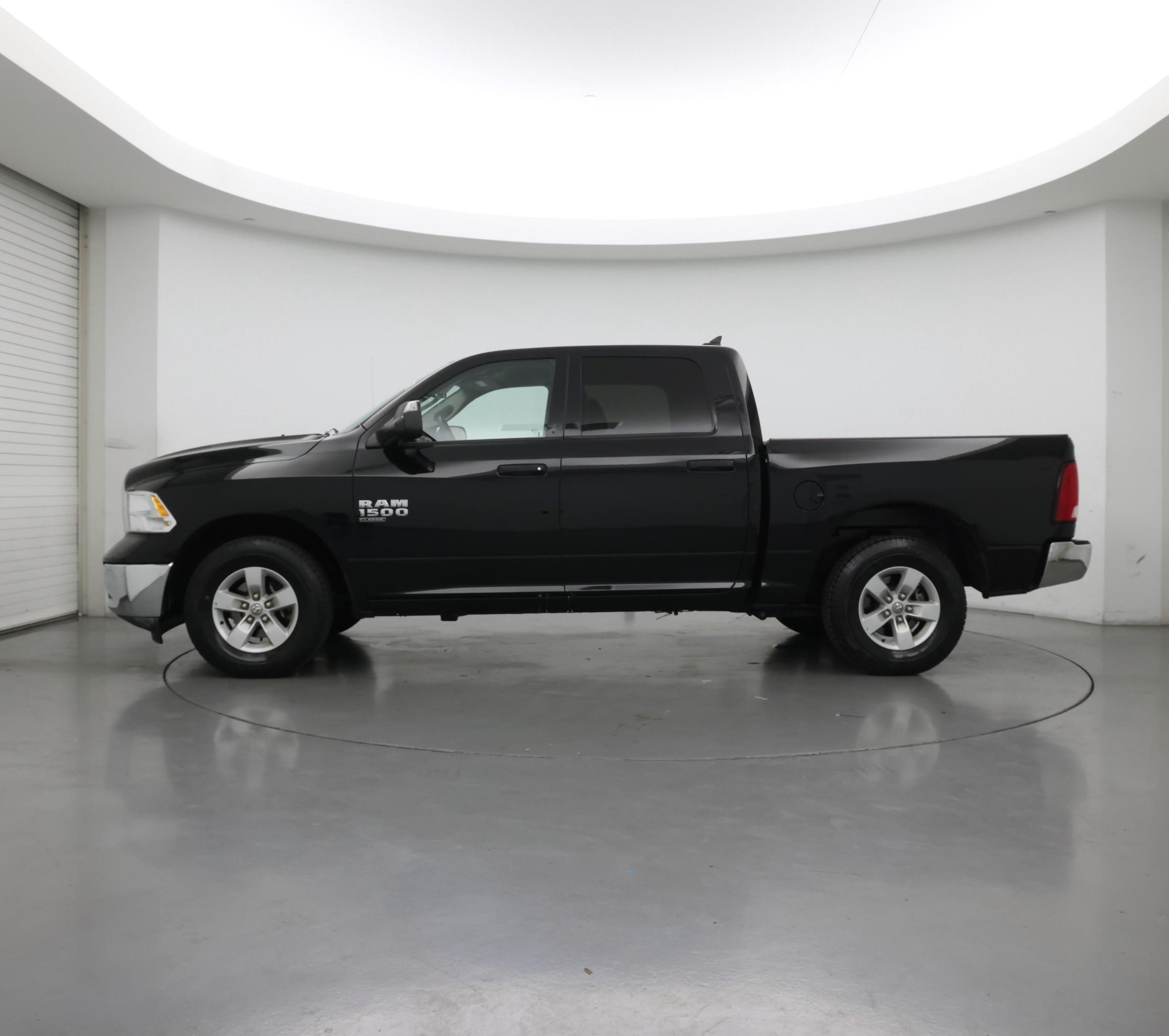 Thumbnail: 2023 RAM 1500 Classic - 3
