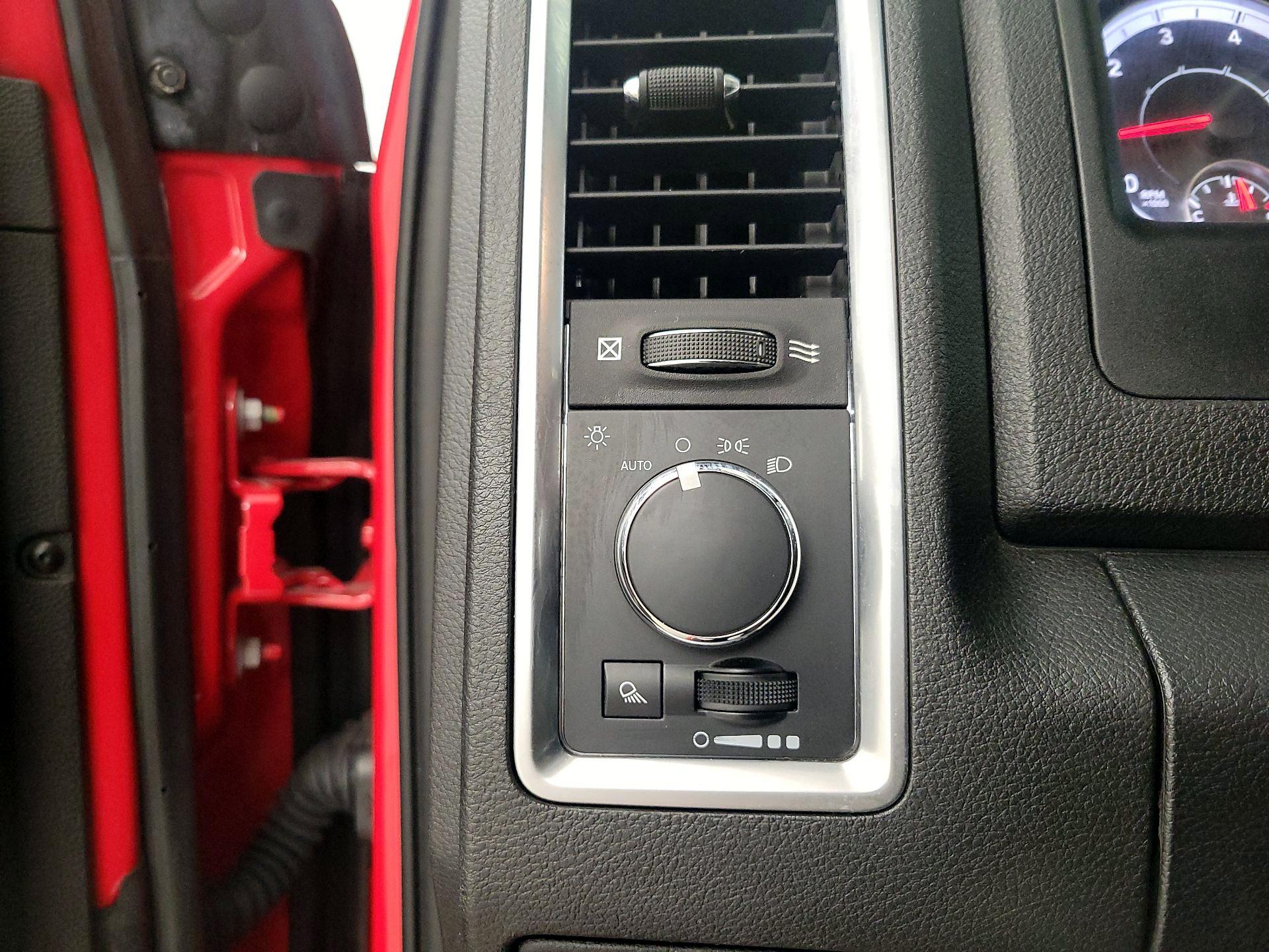Thumbnail: 2022 RAM 1500 Classic - 13
