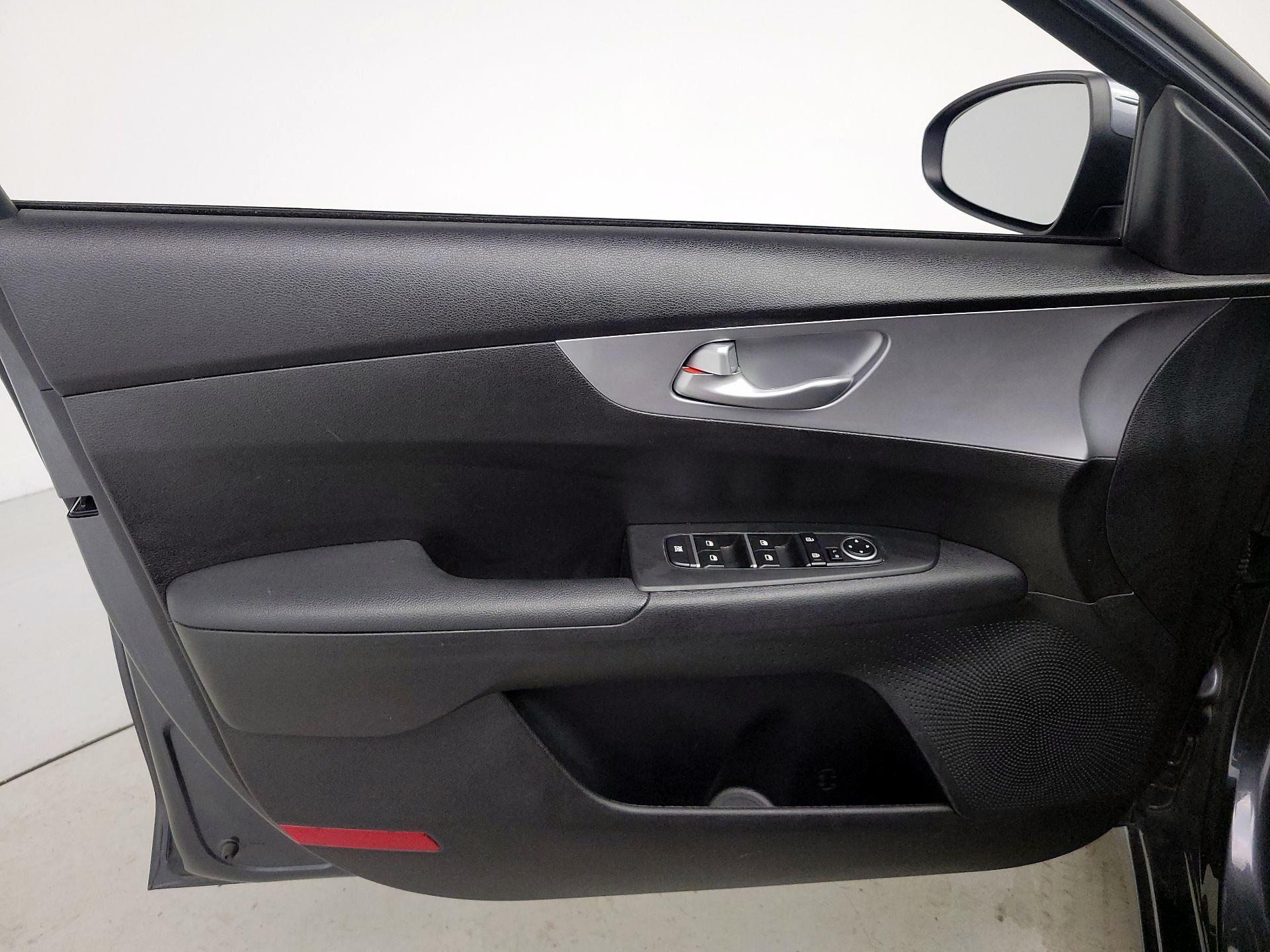 Thumbnail: 2023 Kia Forte - 12