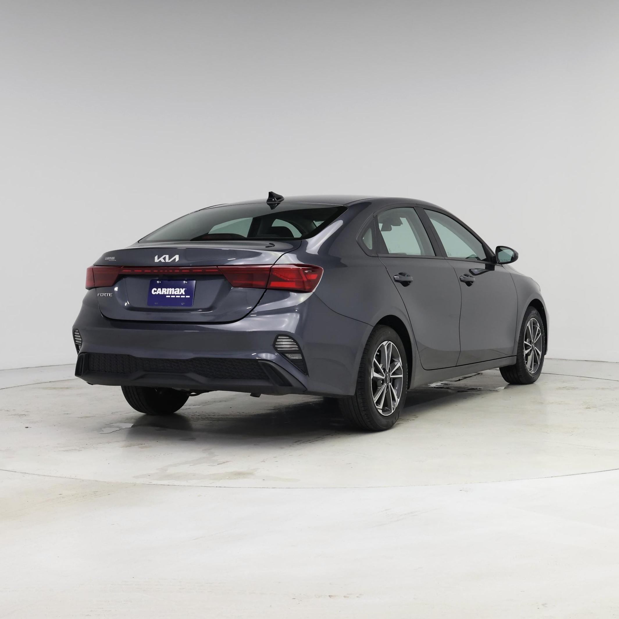 Thumbnail: 2023 Kia Forte - 8