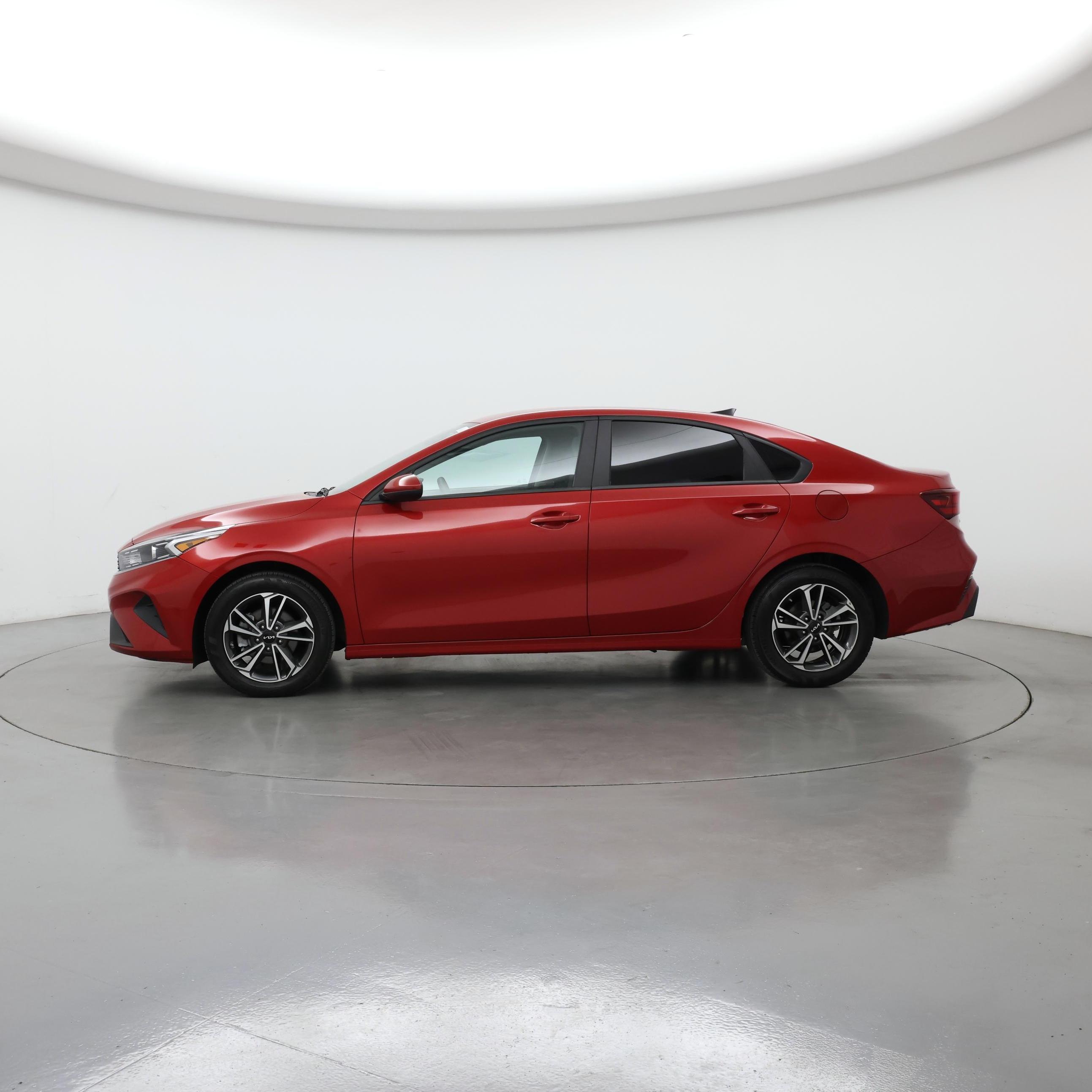 Thumbnail: 2023 Kia Forte - 3
