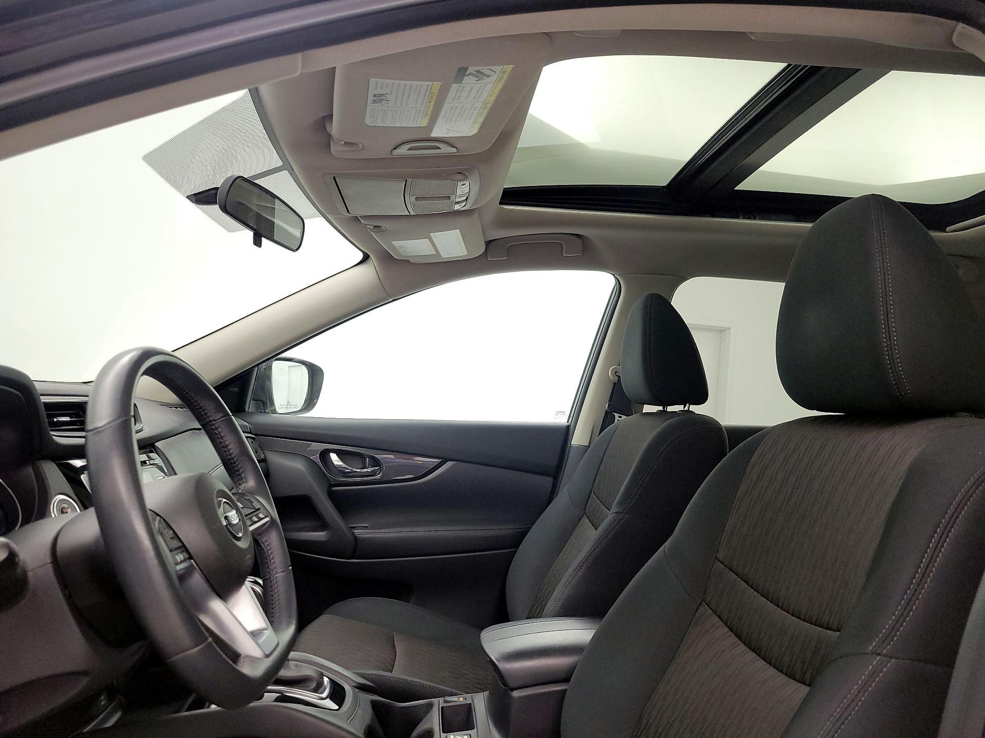Thumbnail: 2017 Nissan Rogue - 19