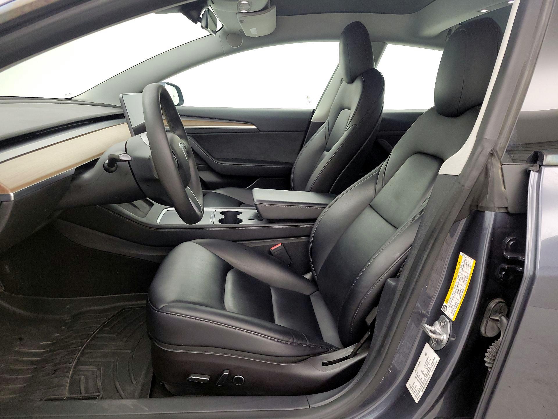 Thumbnail: 2022 Tesla Model 3 - 11