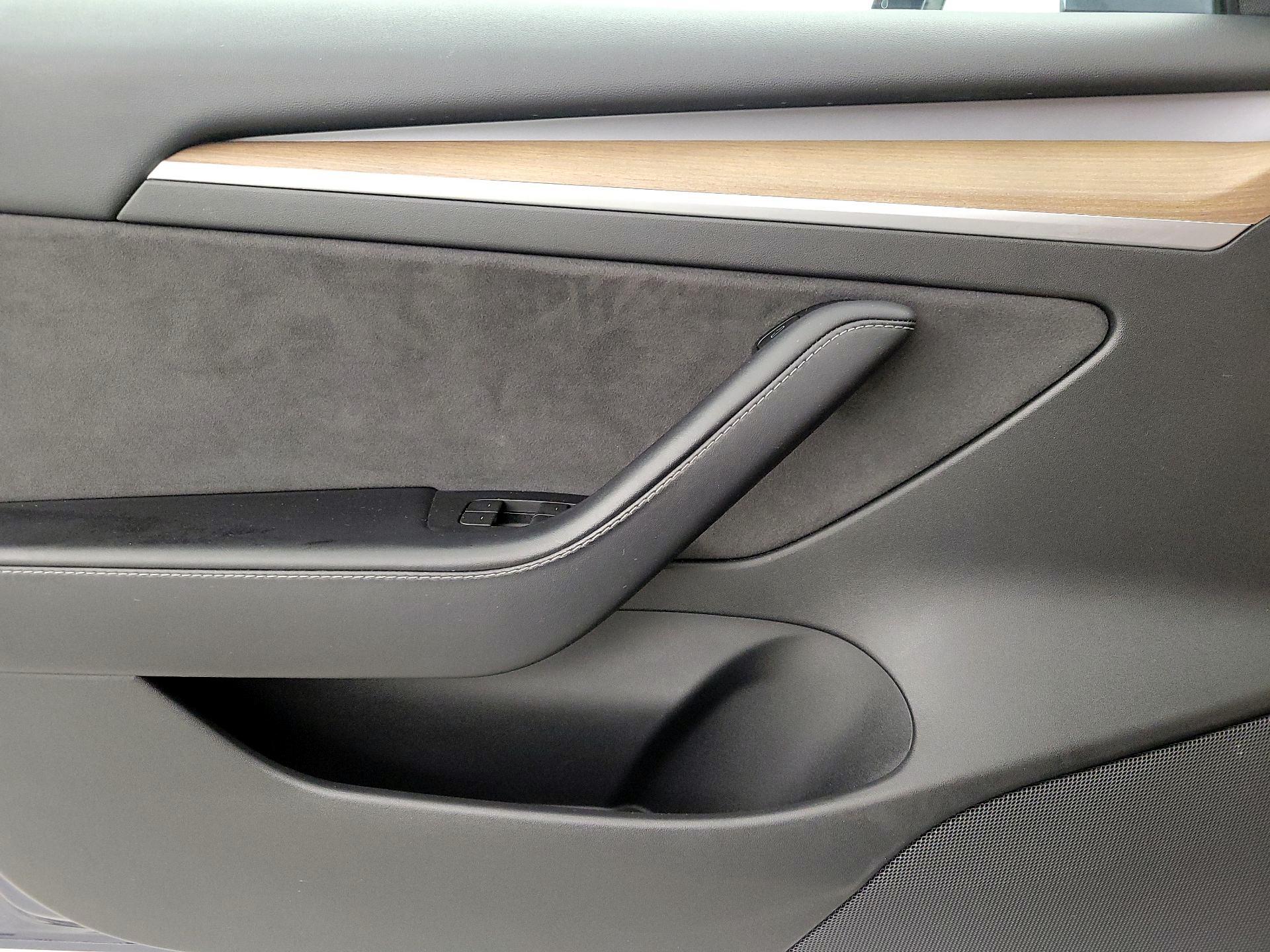 Thumbnail: 2022 Tesla Model 3 - 12