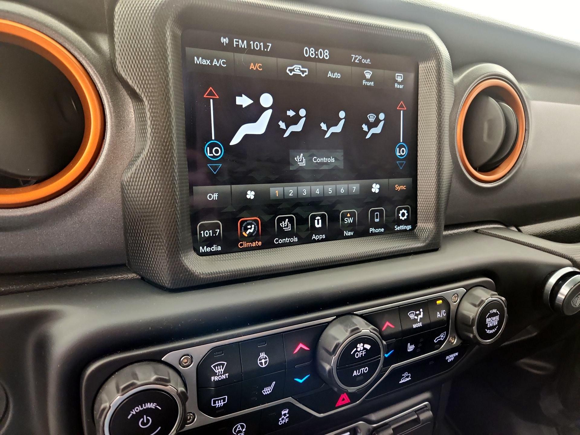 Thumbnail: 2023 Jeep Gladiator - 17