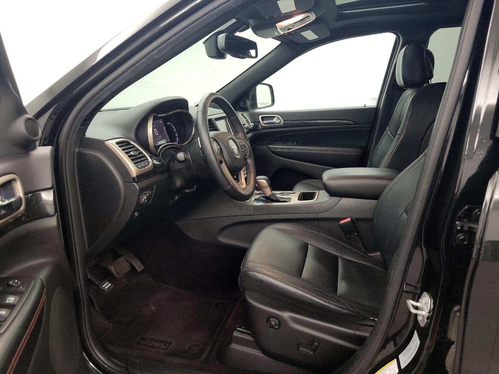 Thumbnail: 2016 Jeep Grand Cherokee - 11