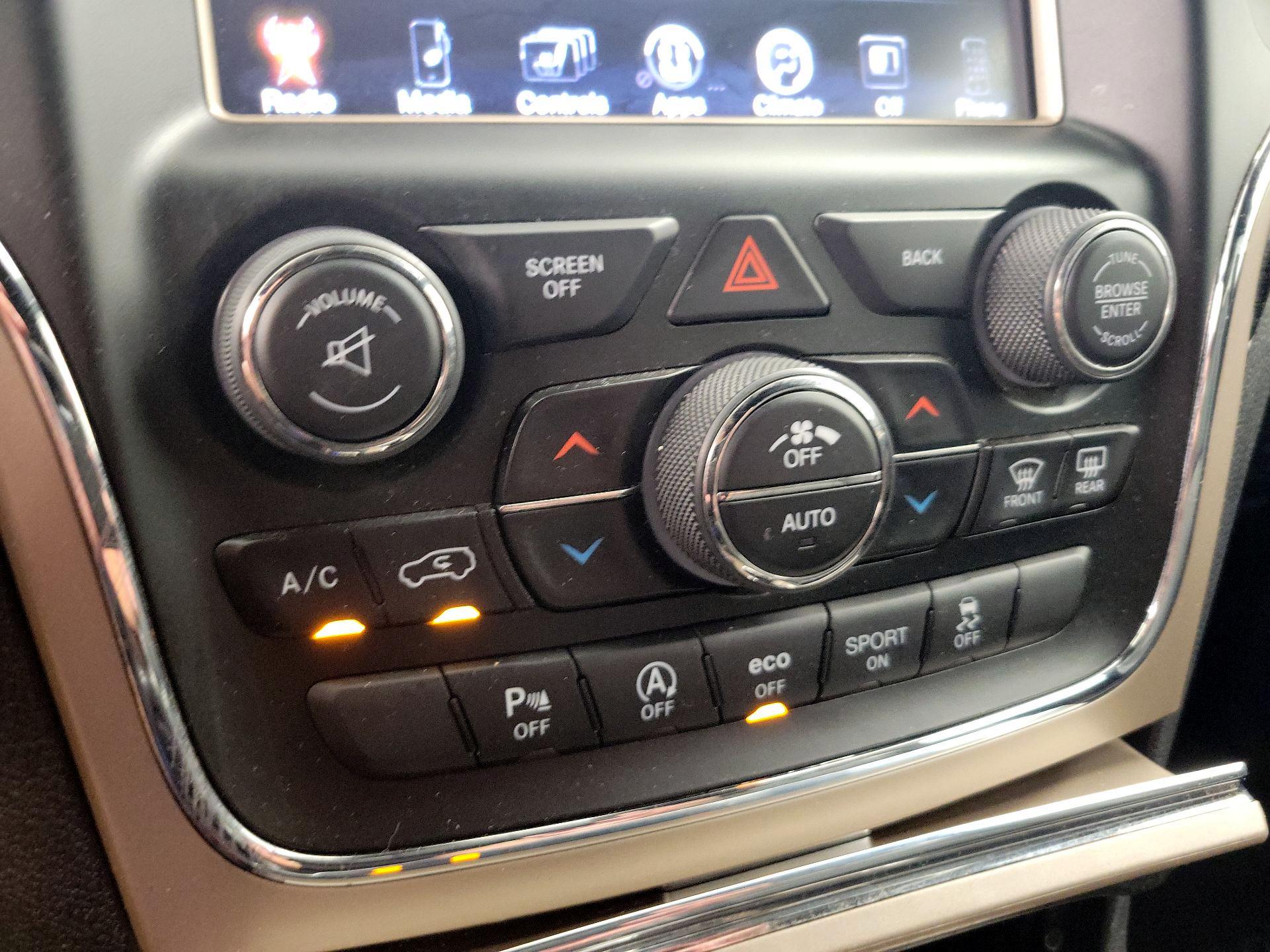 Thumbnail: 2016 Jeep Grand Cherokee - 16