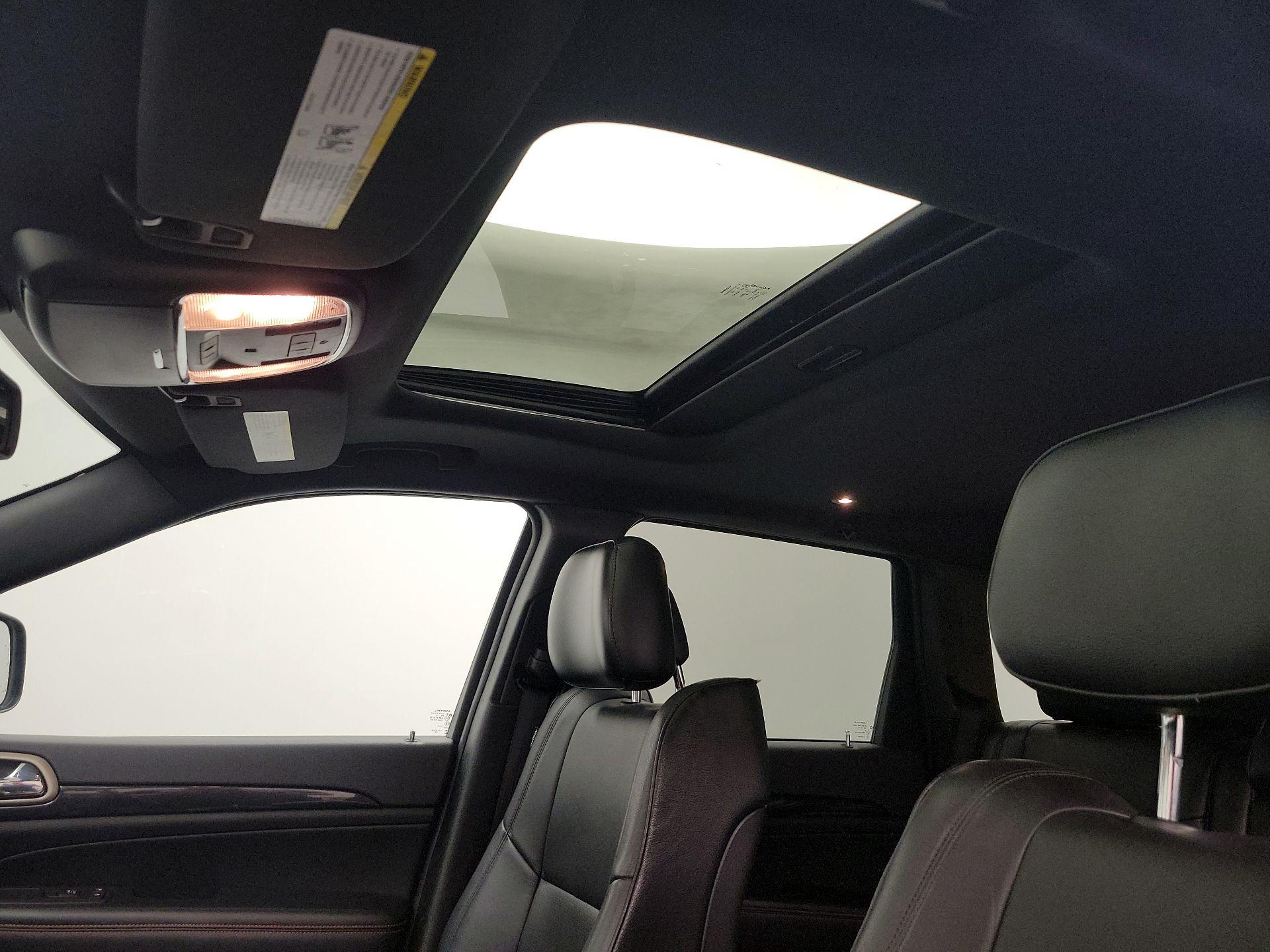 Thumbnail: 2016 Jeep Grand Cherokee - 19