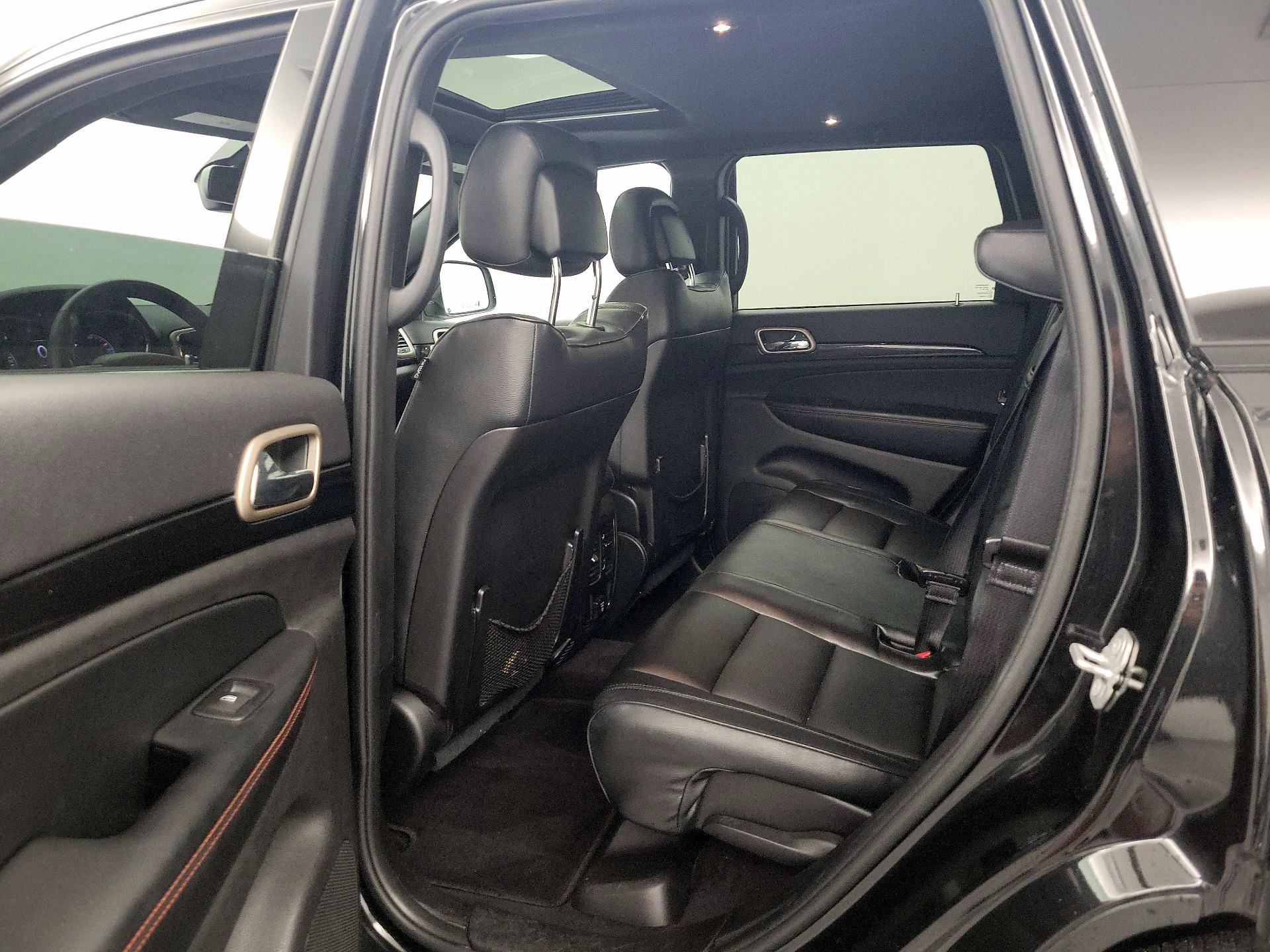 Thumbnail: 2016 Jeep Grand Cherokee - 20