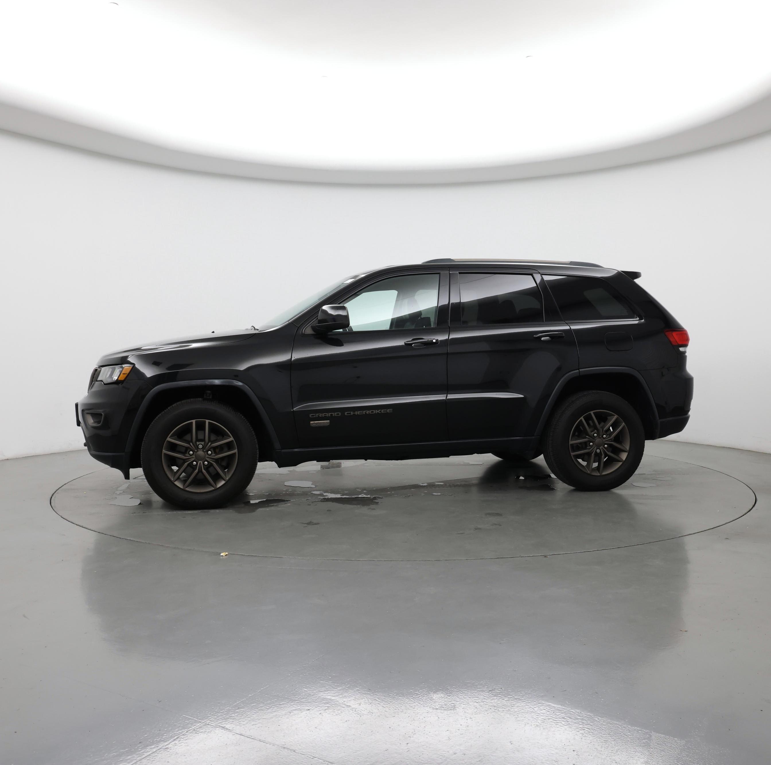 Thumbnail: 2016 Jeep Grand Cherokee - 3