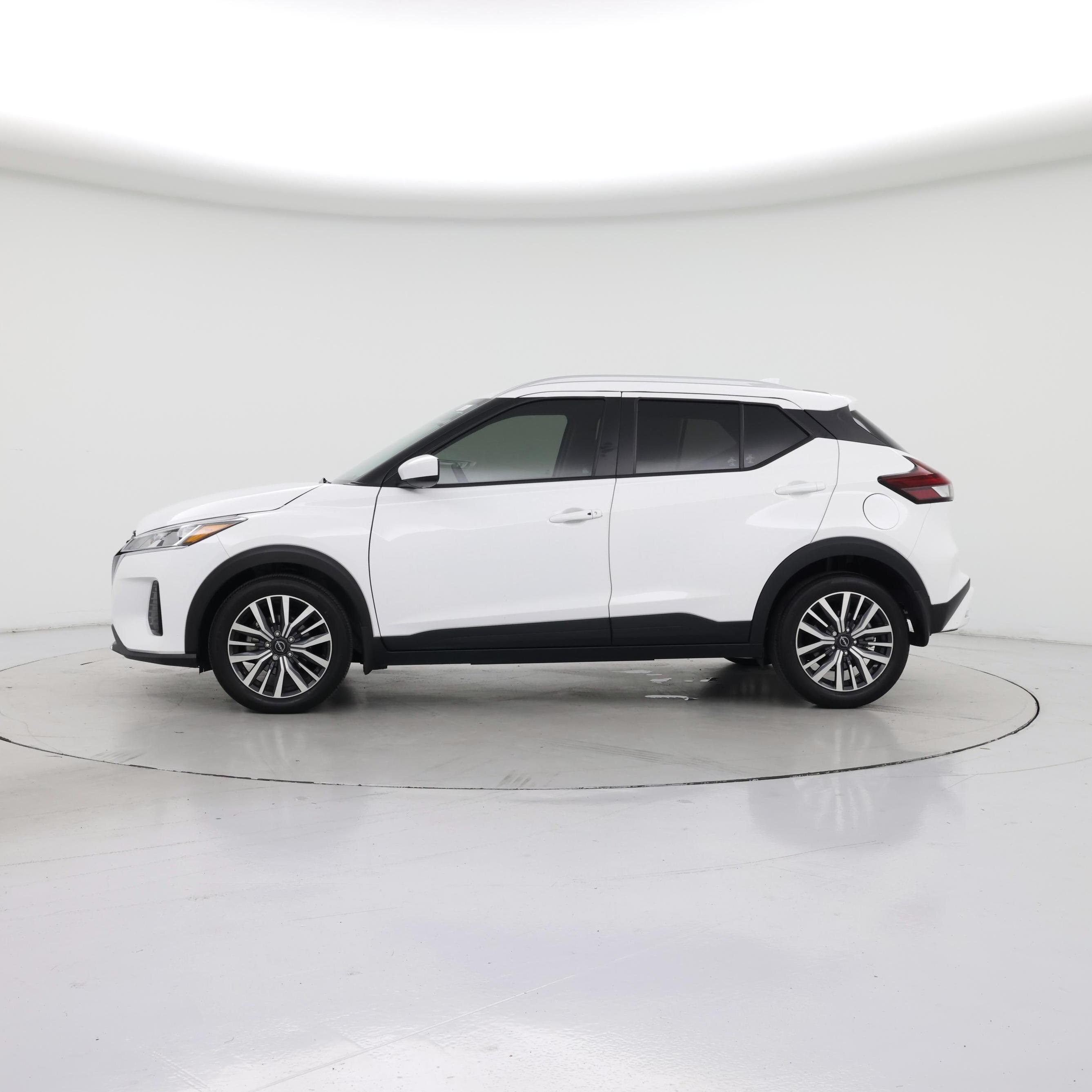 Thumbnail: 2023 Nissan Kicks - 3