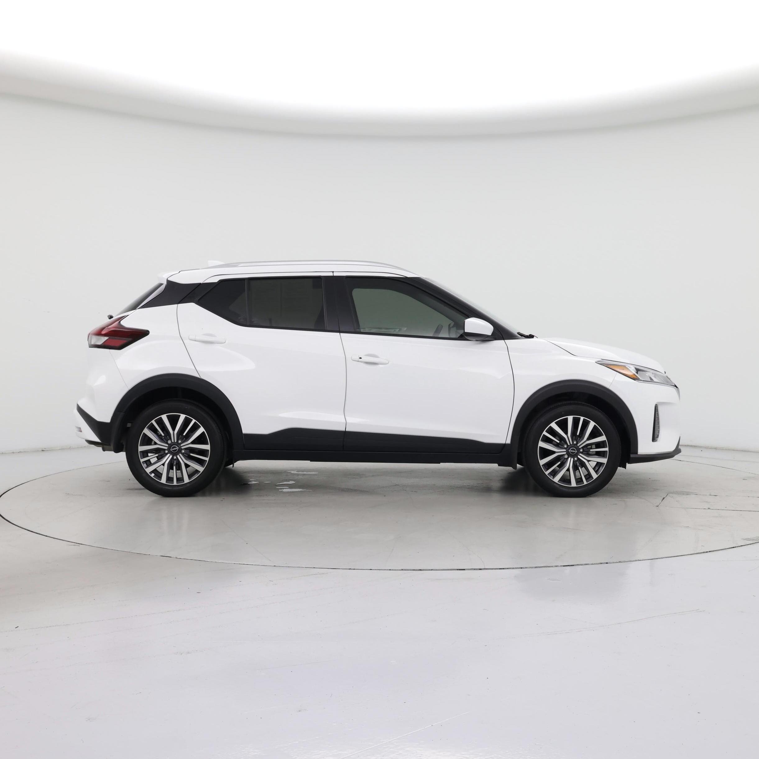 Thumbnail: 2023 Nissan Kicks - 7