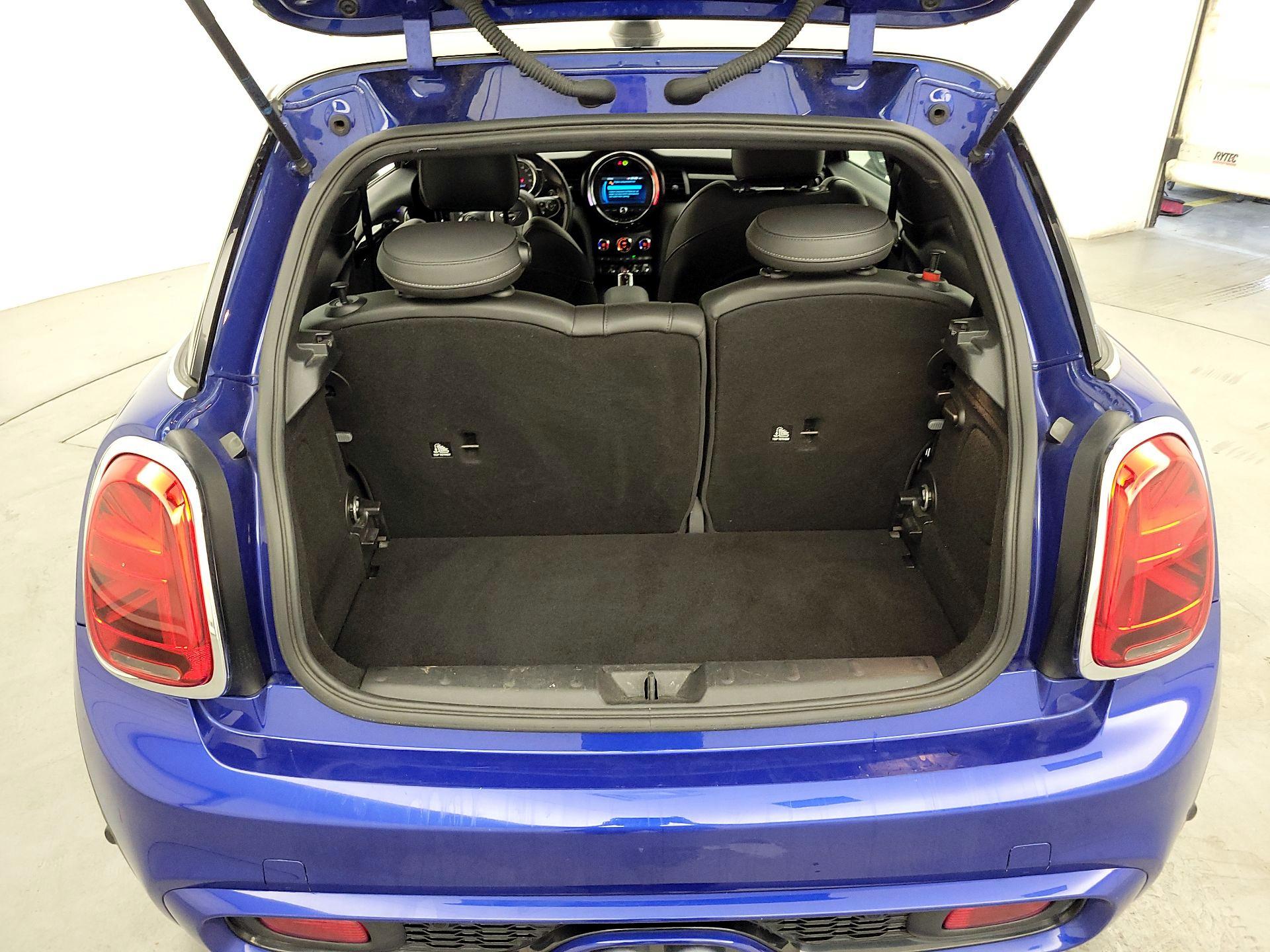 Thumbnail: 2020 MINI Cooper Hardtop - 17
