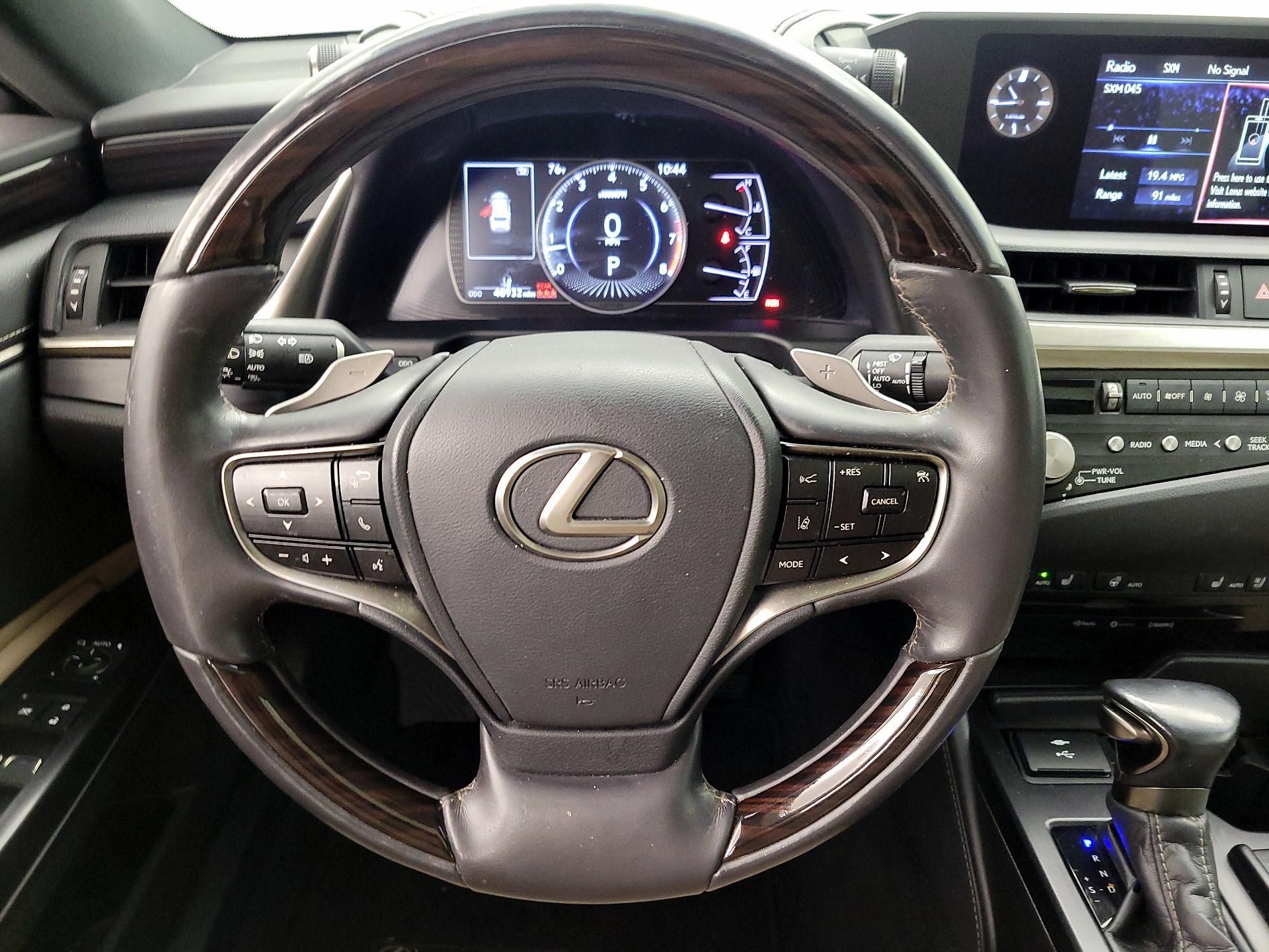 Thumbnail: 2021 Lexus ES - 10